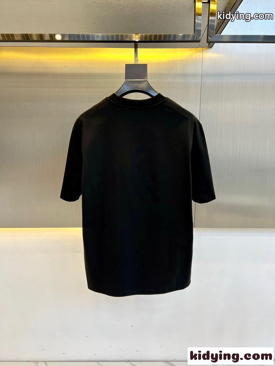定番 カジュアル ロゴTシャツ フェンディ Tシャツ コピー クルーネック ブラック-3