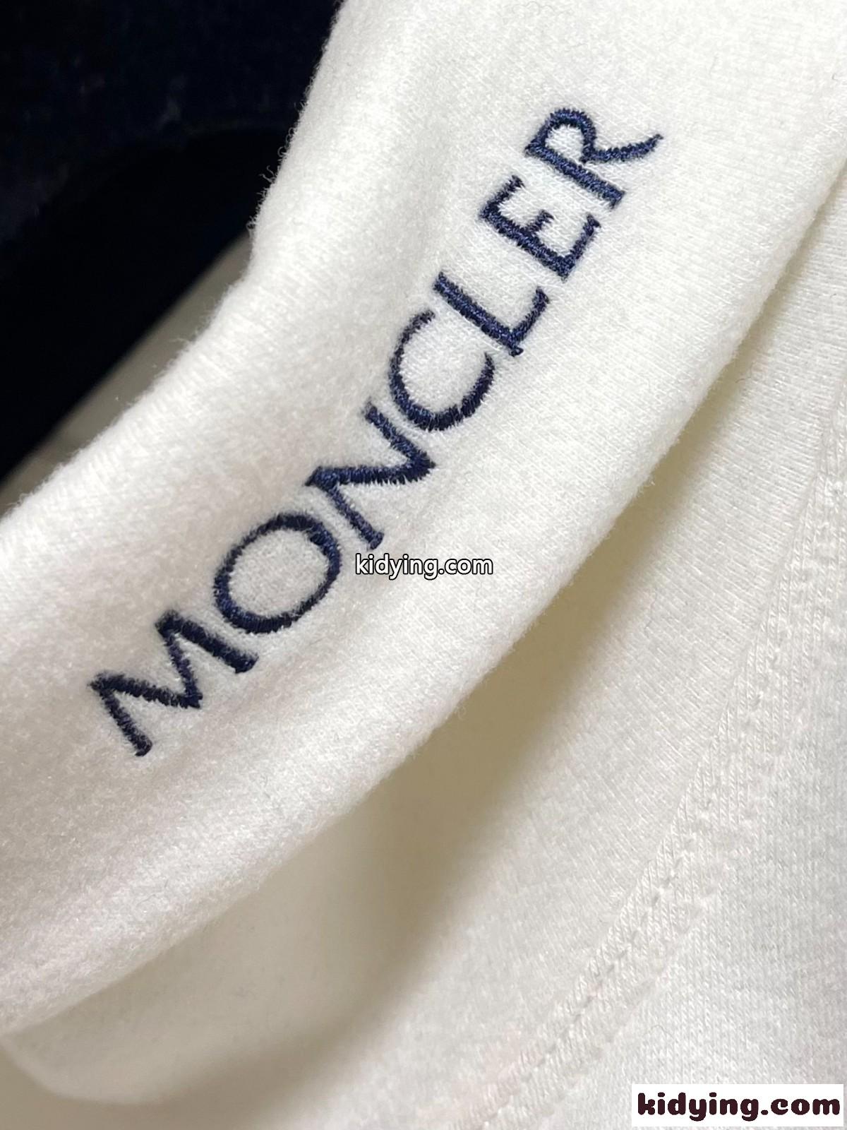 シンプル ロゴ刺繍 タートルネック 長袖Tシャツ モンクレール Tシャツ コピー ホワイト-1