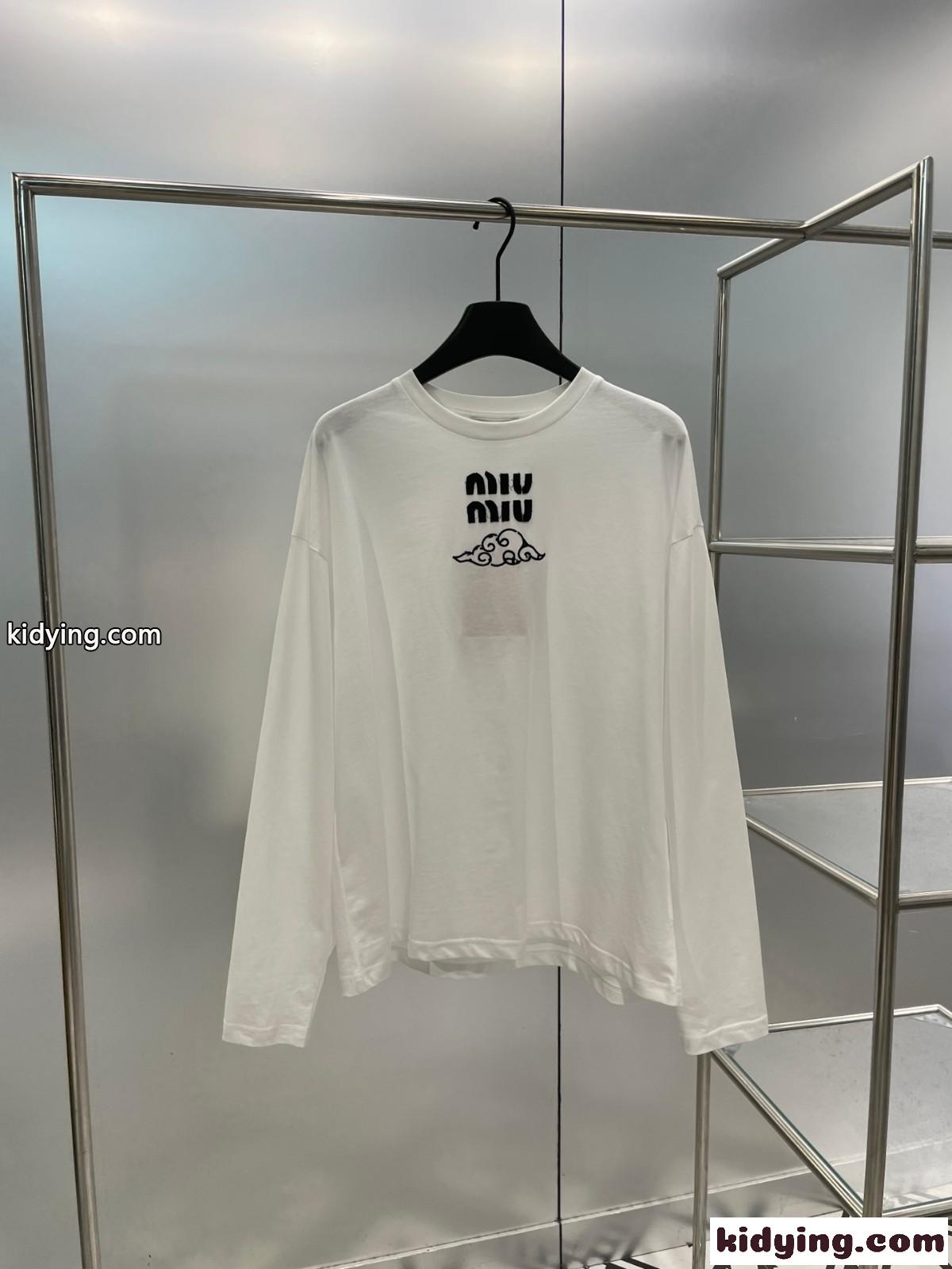 定番 ロゴ刺繍 クルーネック長袖Tシャツ ミュウミュウ Tシャツ コピー ホワイト-0