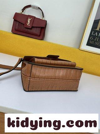 Saint Laurent Paris YSLサンローランの定番は輸入の掌紋牛皮 ワニ紋で作られており サンローラン バッグ 人気 コピー-1