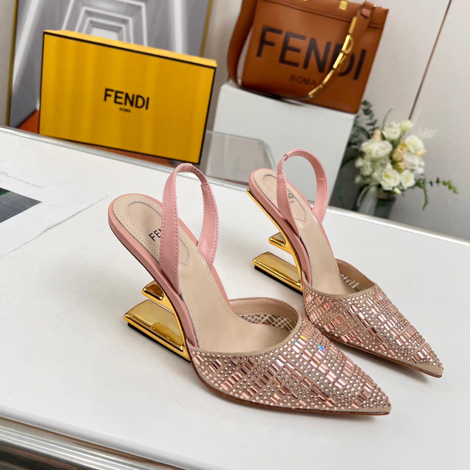 フェンディ ファースト パンプス コピー 女性らしい 上品 ラインストーン レディース-2