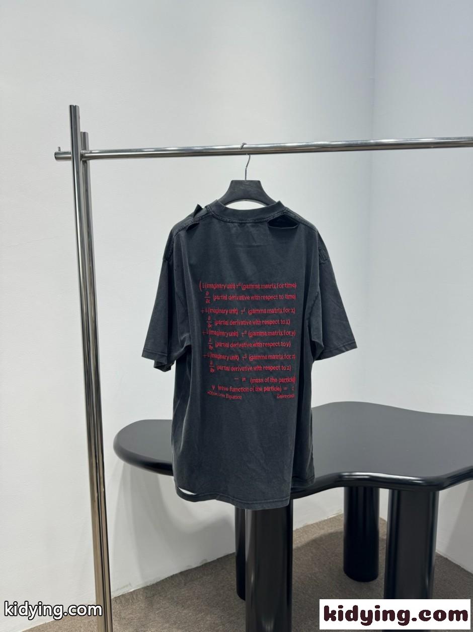 刺繍入り オーバーサイズ 半袖Tシャツ バレンシアガ Tシャツ コピー ユニセックス-1