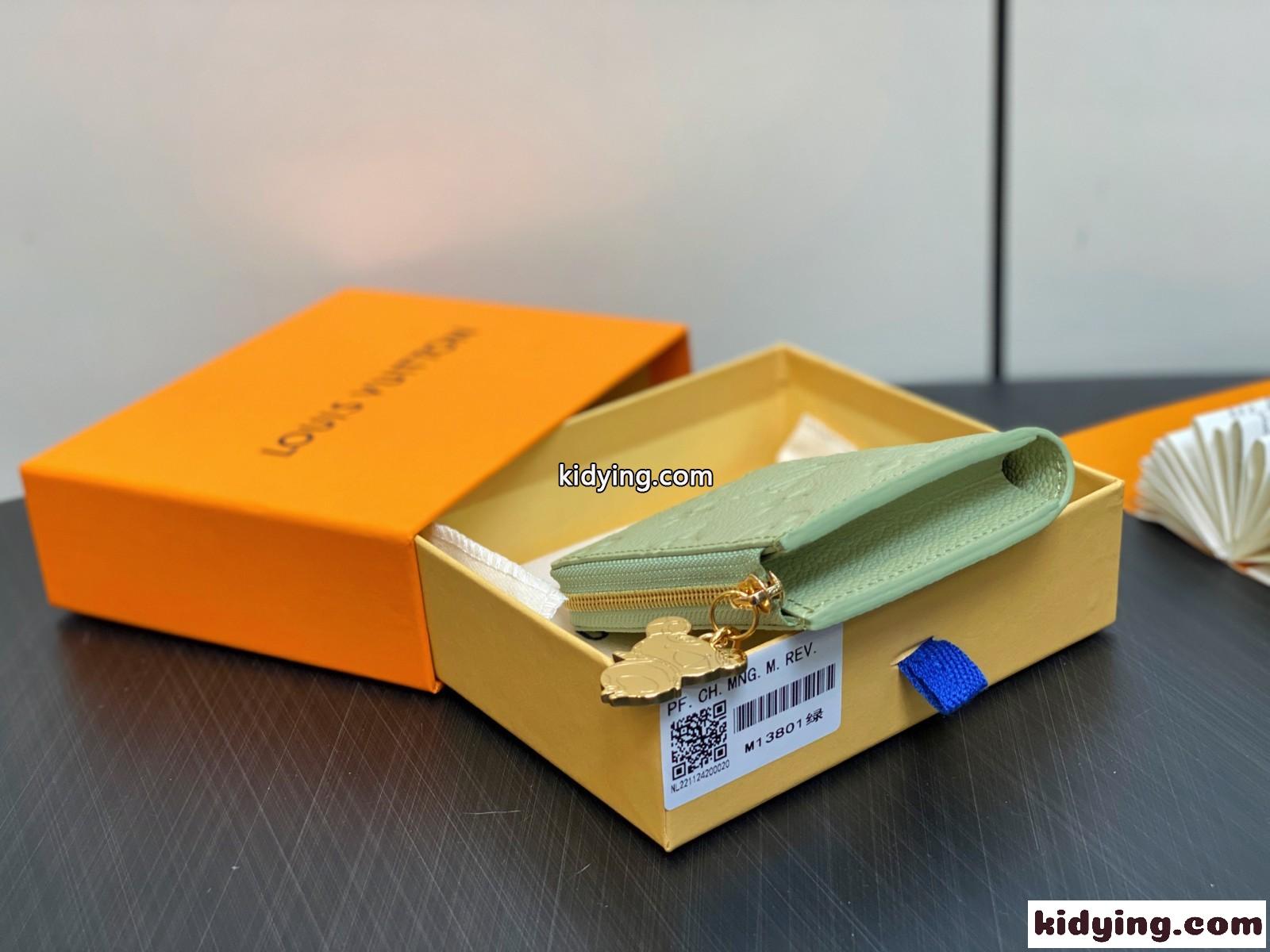 ルイ・ヴィトン 村上隆 LV × TM ポルトフォイユ･ノア コンパクト スーパーコピー M13801 グリーン-0