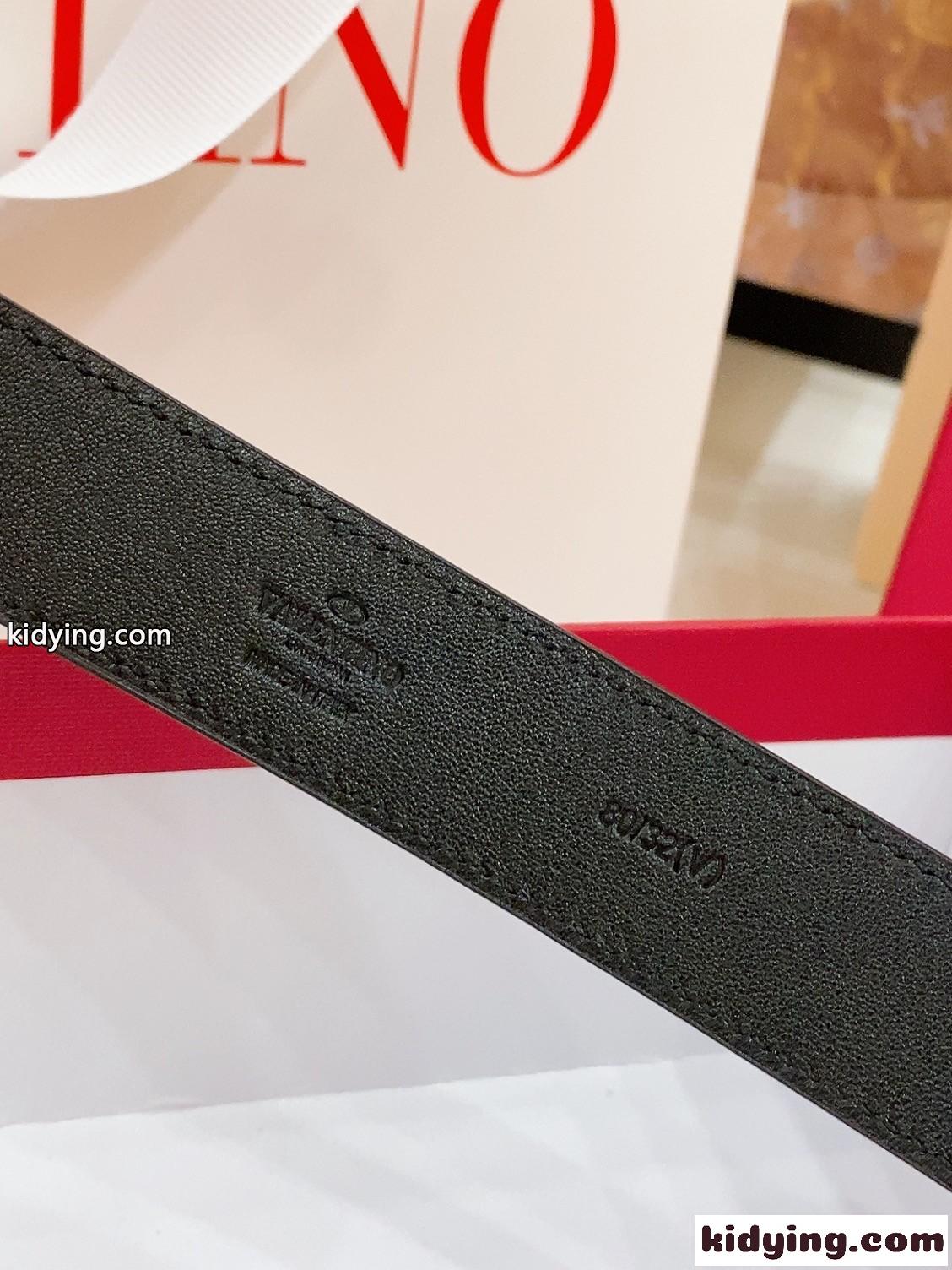 洗練された Vロゴ レザーベルト ヴァレンティノ ベルト スーパーコピー ブラック シルバー金具-5