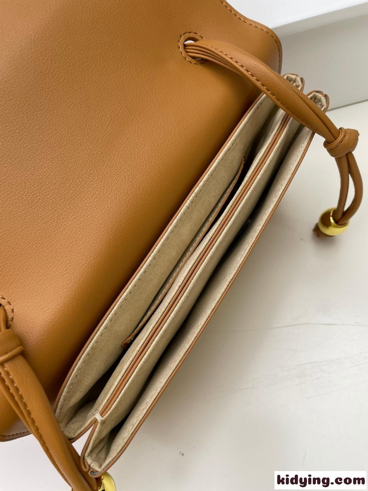 23SS Trio Pouch トリオ ポーチ ストラップ バッグ ボッテガ・ヴェネタ バッグ コピー ブラウン-5