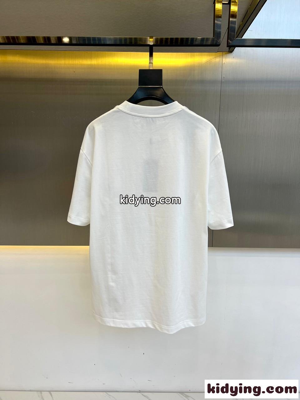 カジュアル 合わせやすい ロゴ入り 半袖Tシャツ フェンディ Tシャツ コピー ホワイト-3