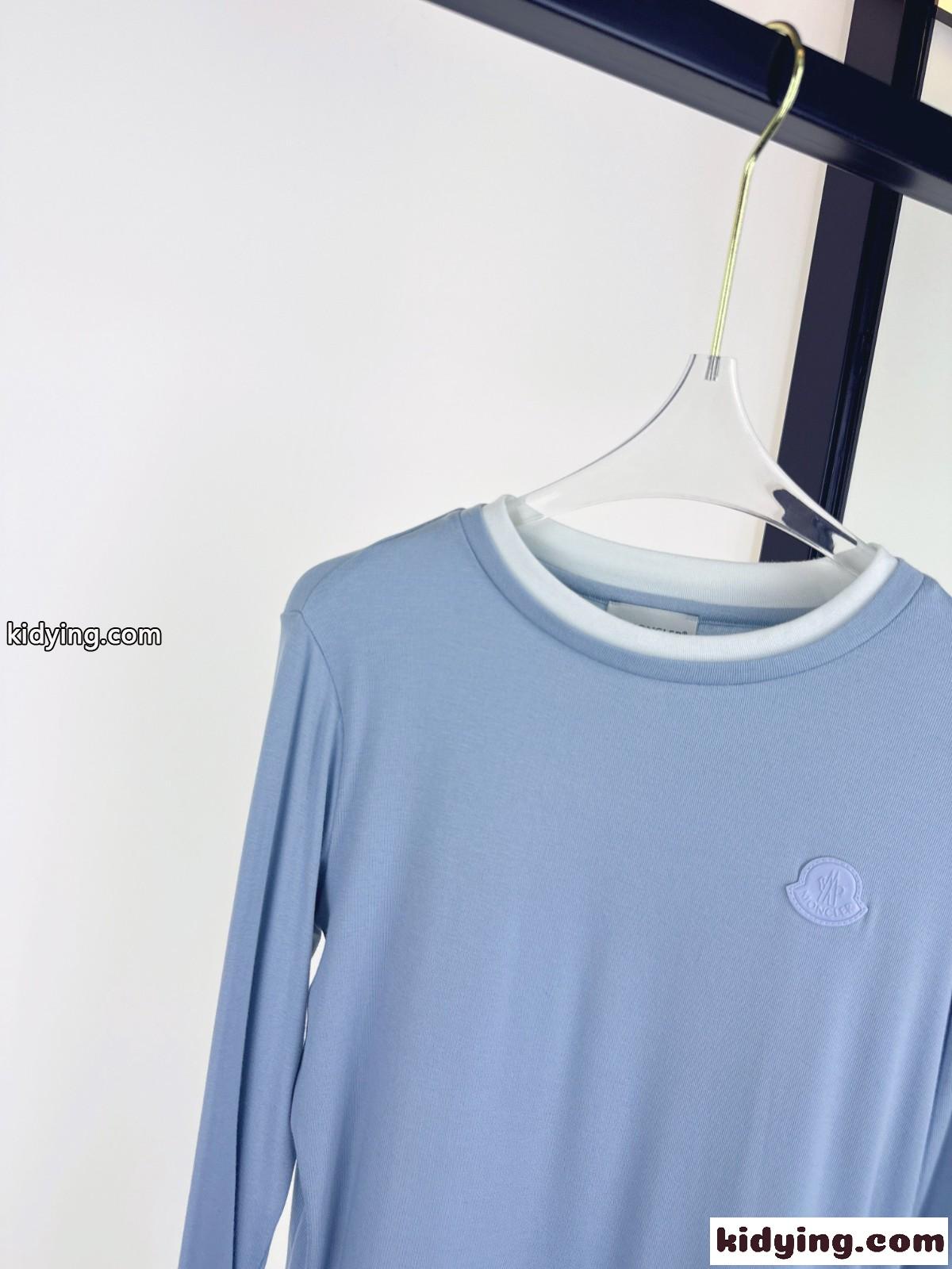 洗練された お洒落 重ね着風 長袖Tシャツ モンクレール Tシャツ 偽物 ブルー-0