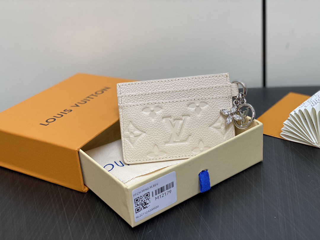 ルイ・ヴィトン カードケース ポルト カルト・LV チャーム スーパーコピー M12179-2