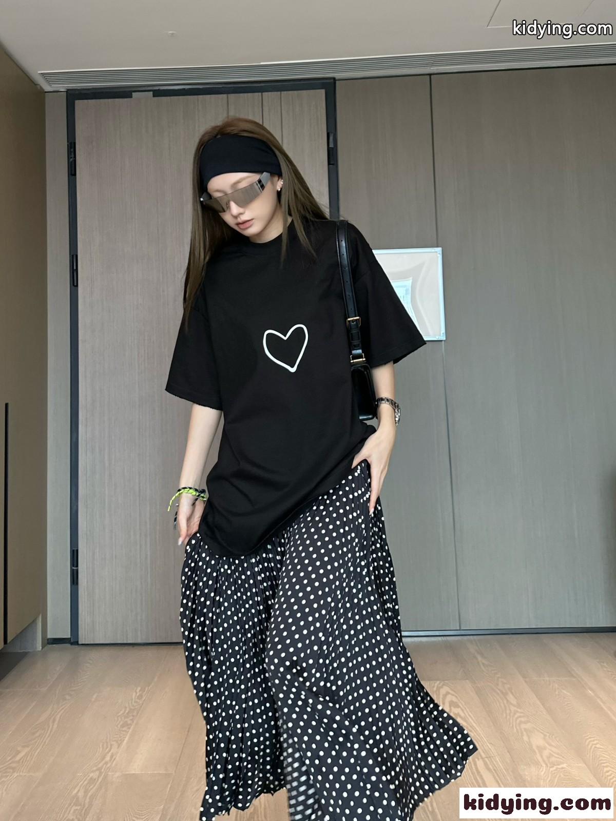 オーバーサイズ LOVEY 半袖Tシャツ バレンシアガ Tシャツ コピー ブラック-4