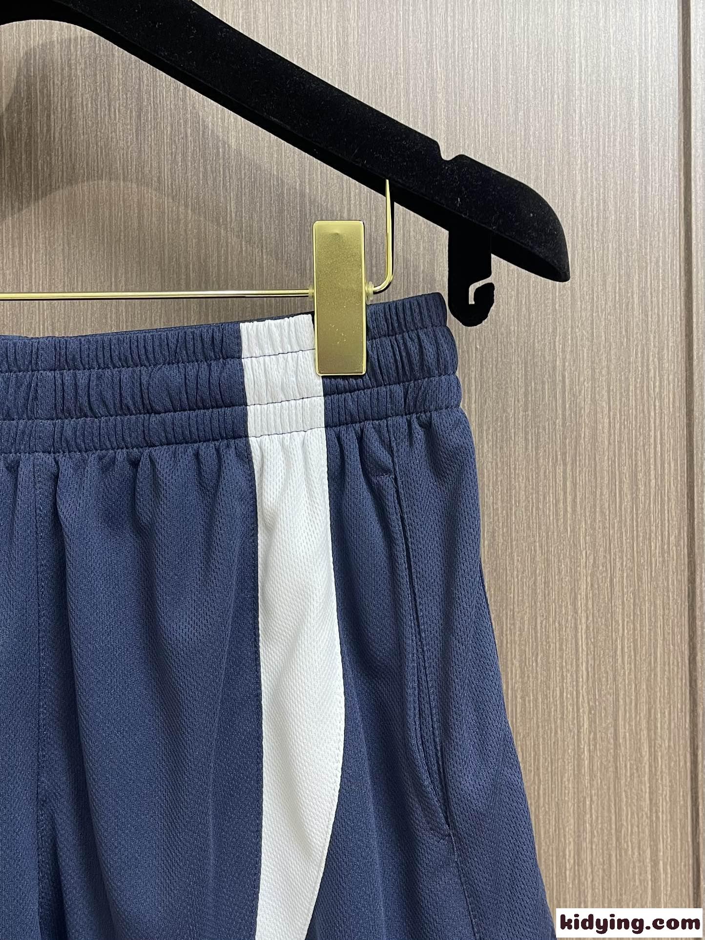 カジュアル 定番 快適 バレンシアガ パンツ コピー メンズ ショートパンツ-1