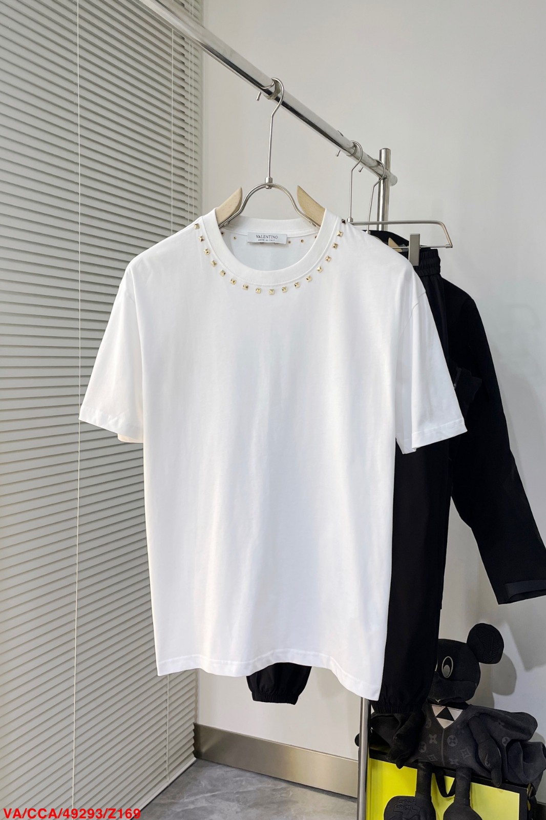 スタッズ クルーネック コットン Tシャツ ヴァレンティノ Tシャツ コピー メンズ-1