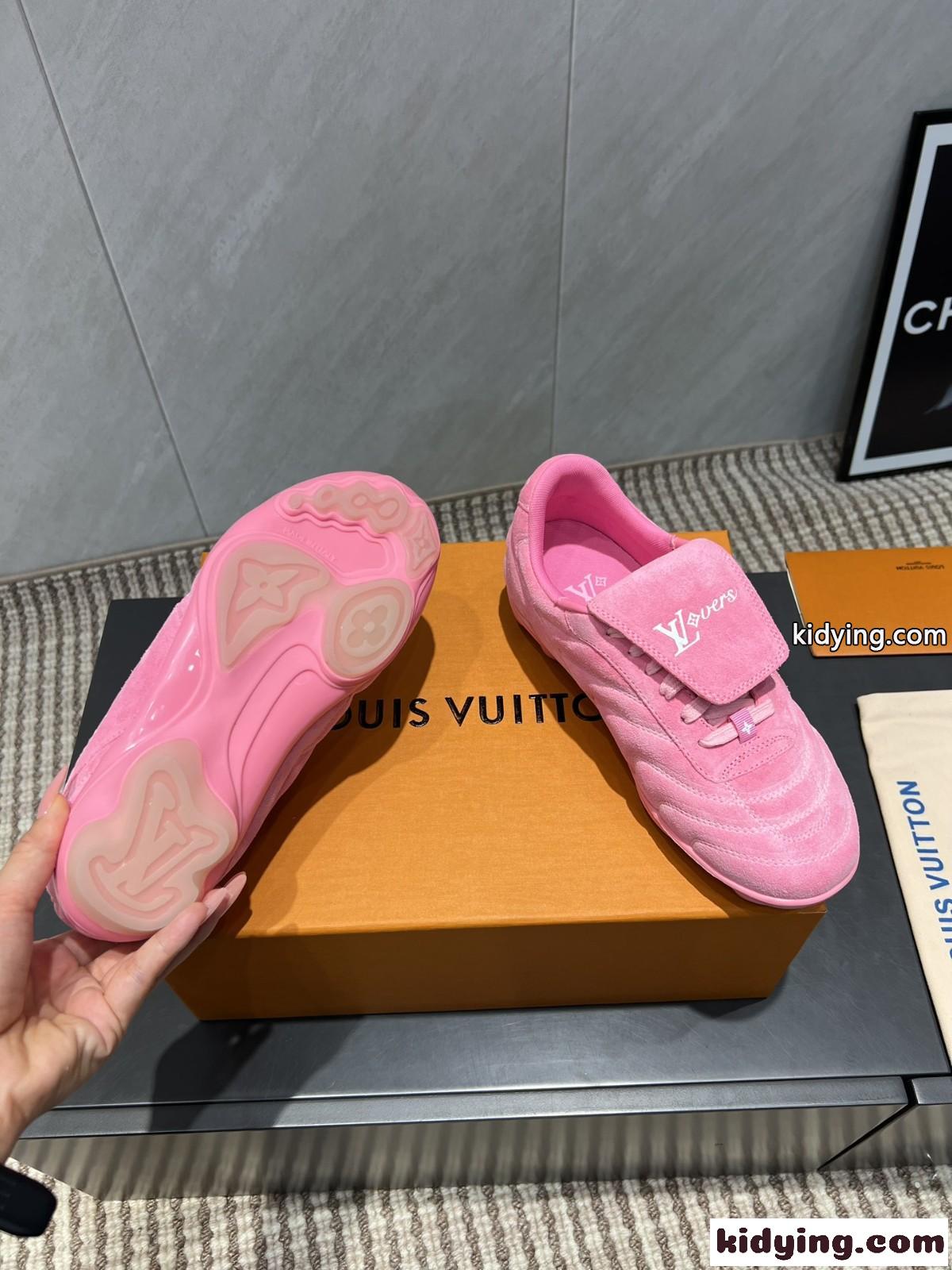 可愛い ルイヴィトン スニーカー スーパーコピー LV フットプリント サッカー ピンク-4