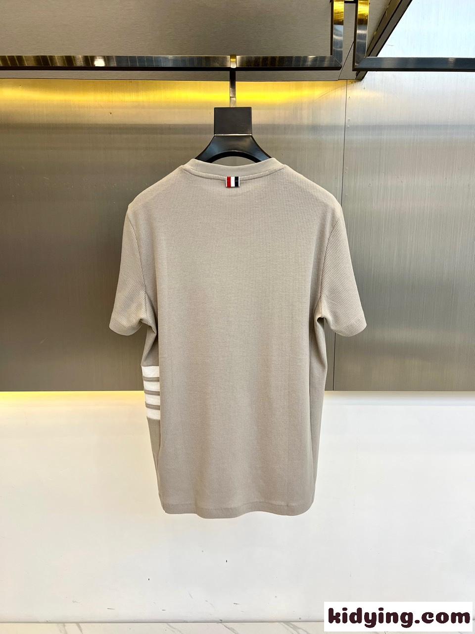 着心地いい 半袖Tシャツ トムブラウン Tシャツ スーパーコピー カーキ-5