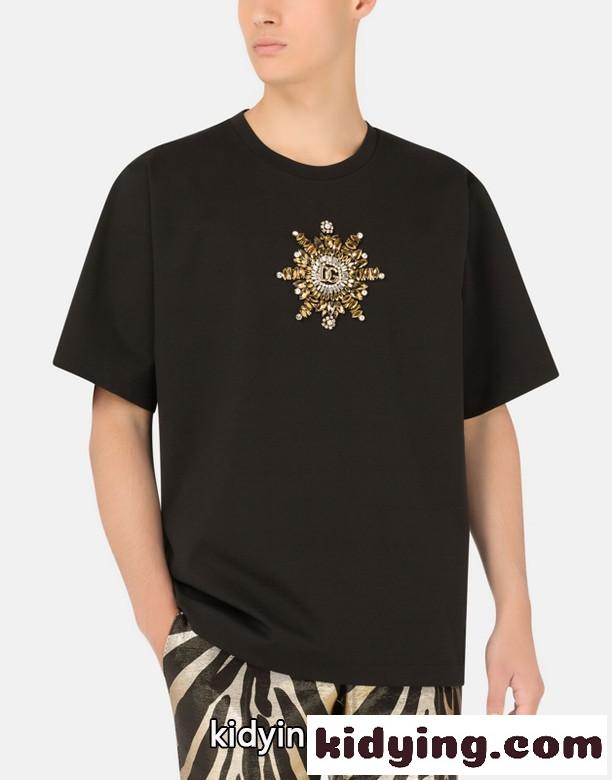お洒落 かっこいい ラウンドネック メタルロゴ ドルチェ&ガッバーナ Tシャツ コピー メンズ 半袖-1