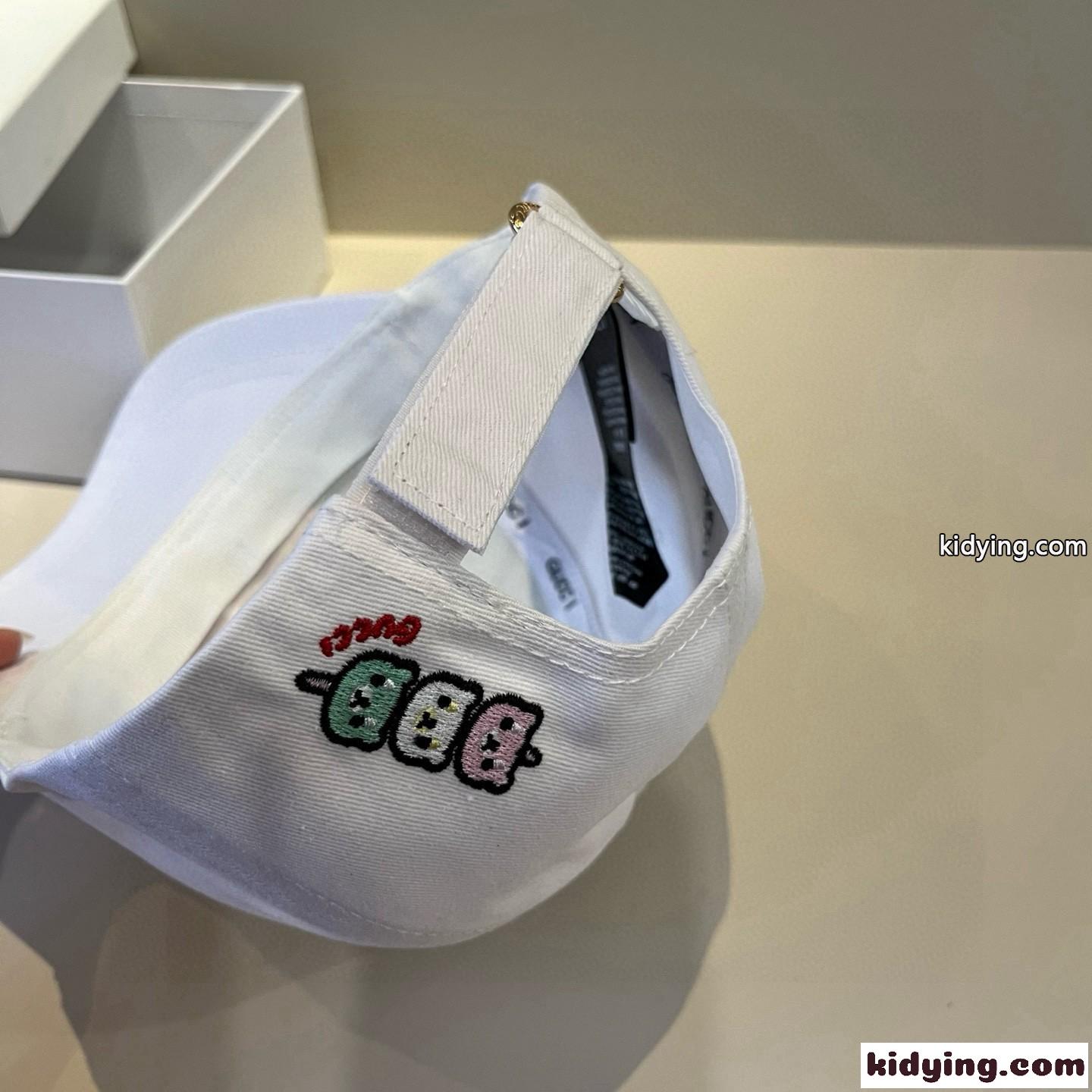 ベーシック 刺繍入り ベースボールキャップ グッチ キャップ 偽物 帽子-3