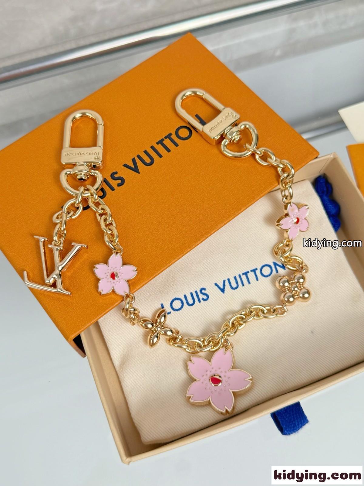 LV × TM バッグチャーム チェーン・チェリーブロッサム ルイ・ヴィトン スーパーコピー M02540-0