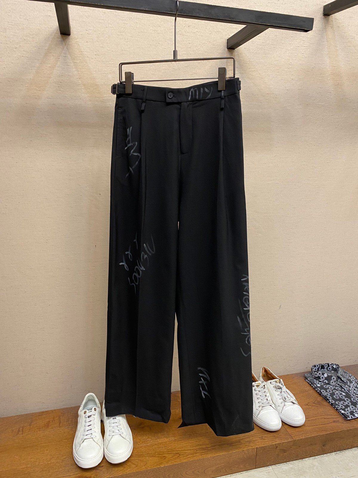 おしゃれ 人気 バレンシアガ GRAFFITI SKATER TAILORED パンツ コピー-0