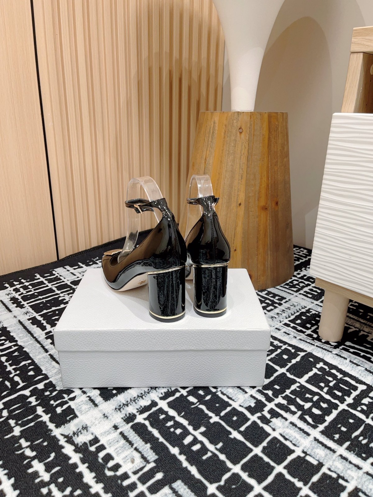 Miss Dior Graffiti パンプス クリスチャン・ディオール パンプス スーパーコピー ブラック-1