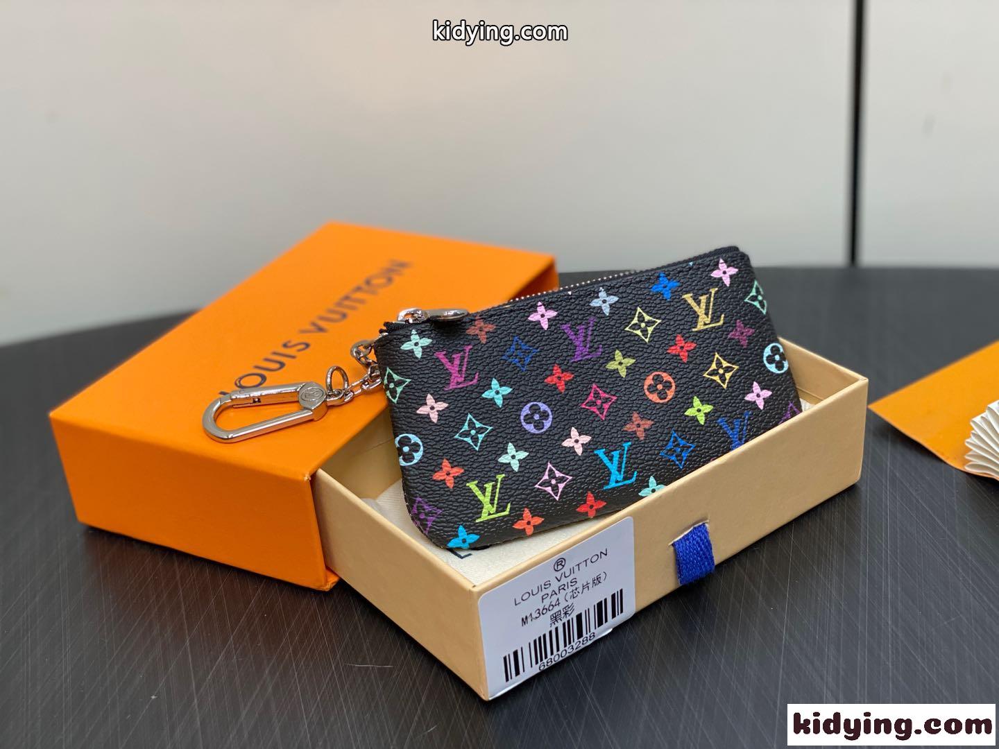 M13664 LV × TM ポシェット・クレ ルイヴィトン 財布 スーパーコピー キーケース ブラック-0