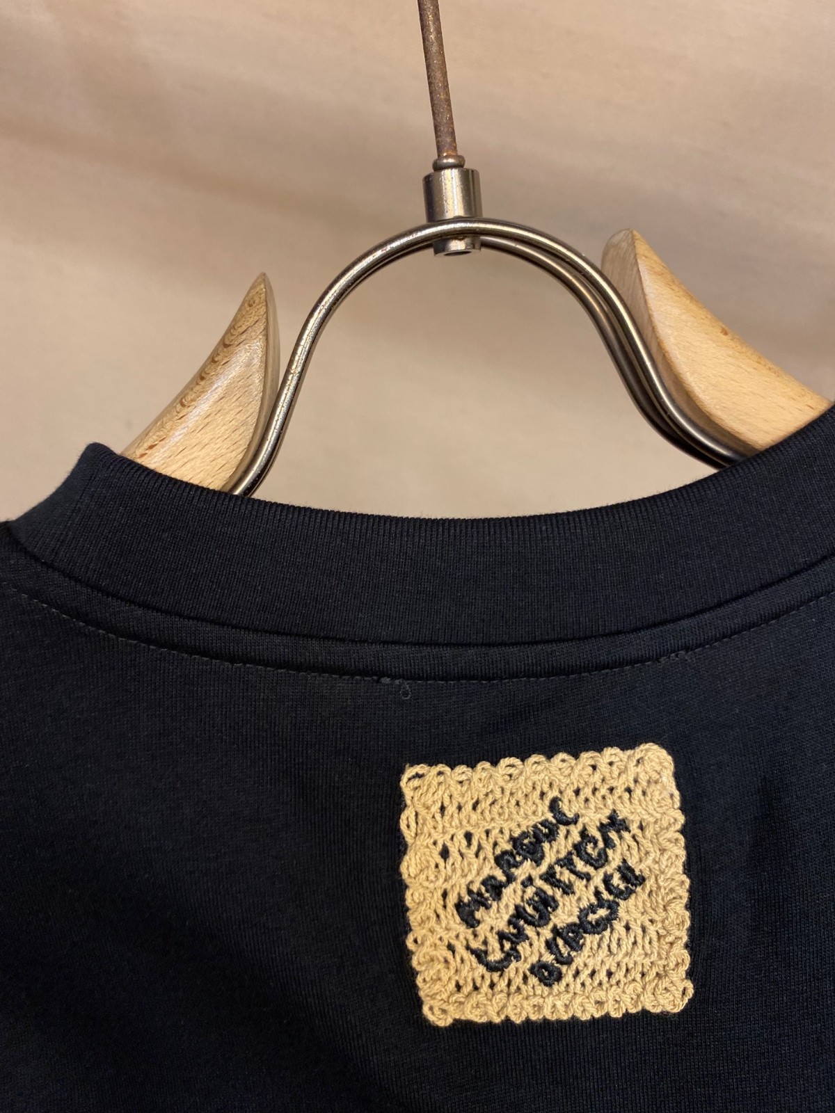 エンブロイダードシグネチャーTシャツ ルイ・ヴィトン スーパーコピー クルーネック-4