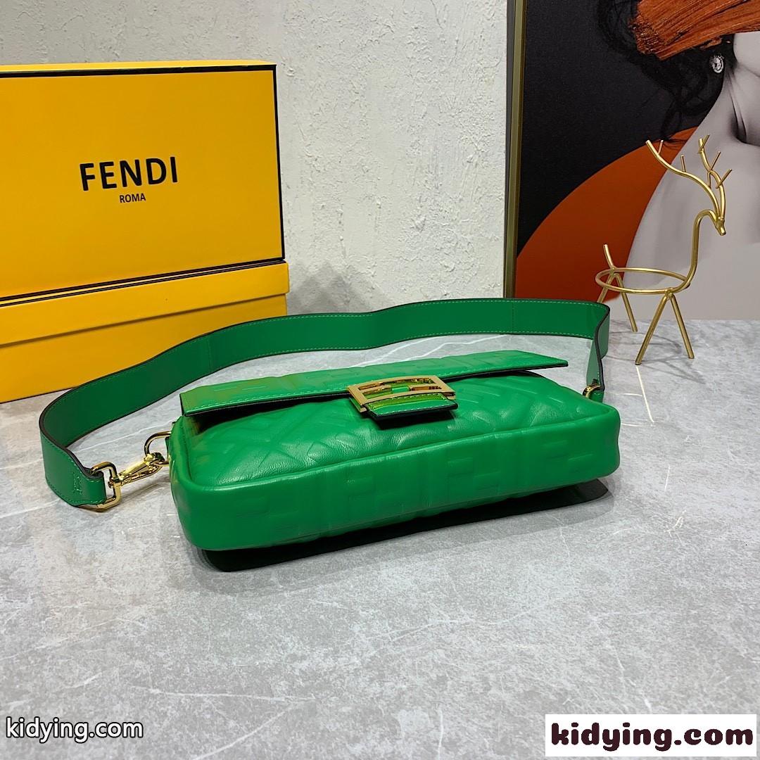 新色追加~FF エンボス バゲット ミディアム フェンディ バッグ 人気 コピー ショルダーバッグ グリーン-3
