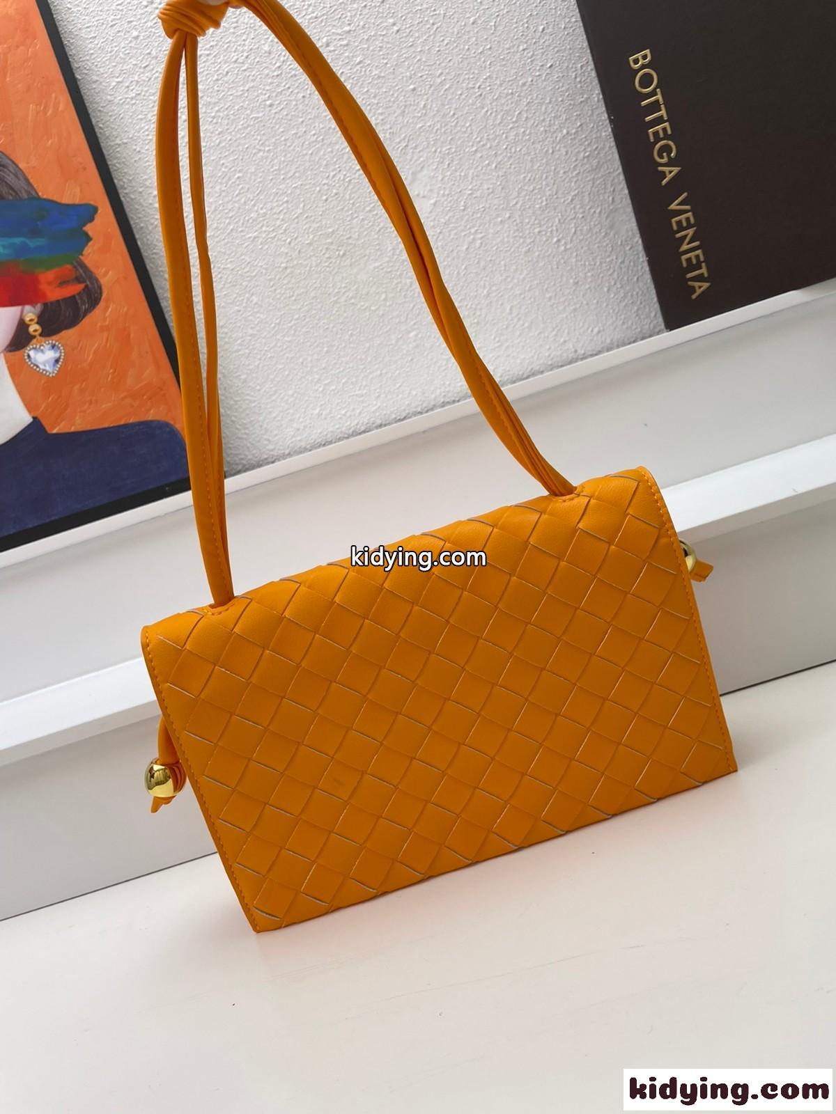ボッテガ・ヴェネタ バッグ コピー 23SS Trio Pouch トリオ ポーチ ストラップ バッグ-1