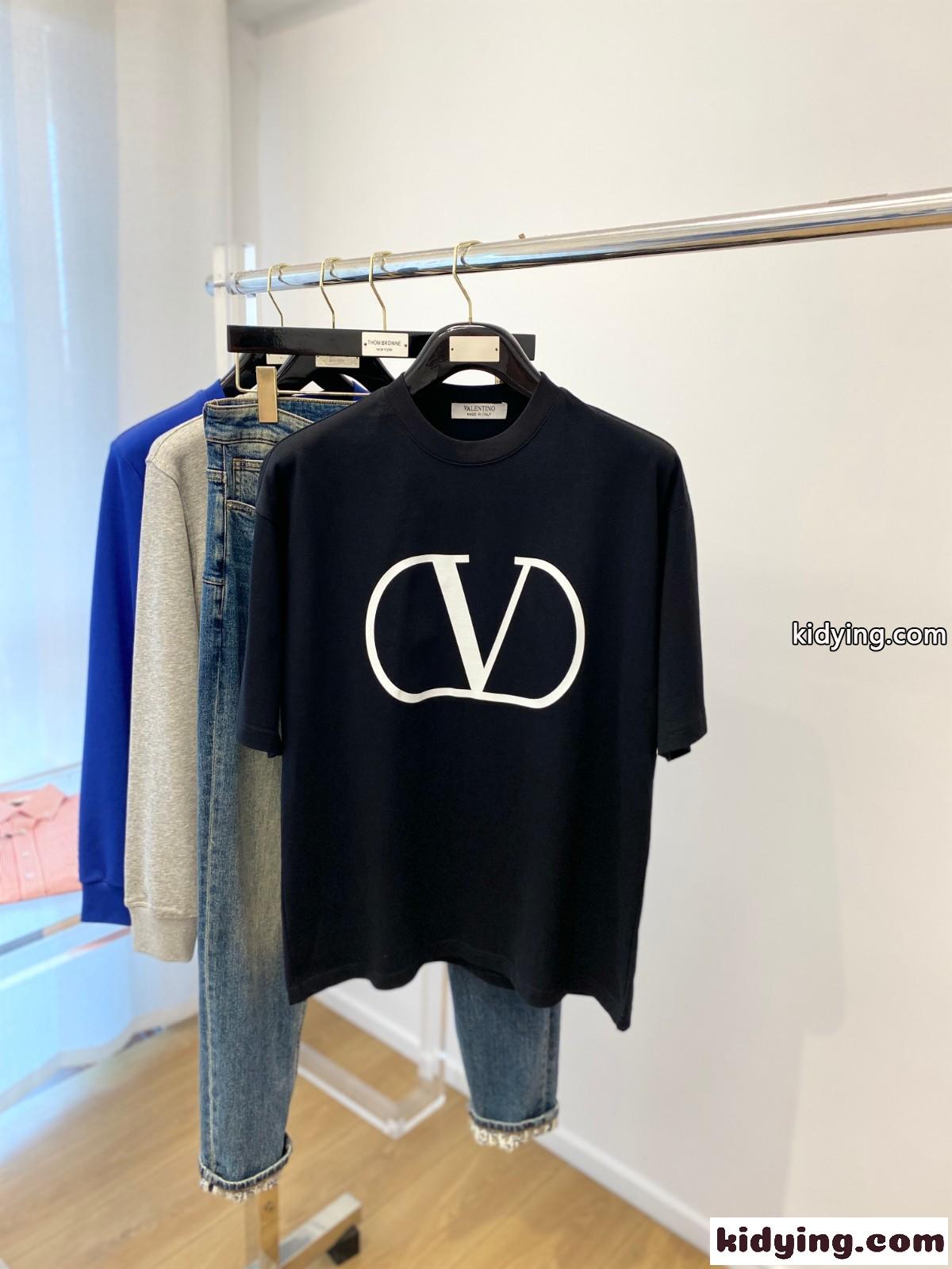 ヴァレンティノ Tシャツ コピー シンプル Vロゴ クルーネック コットン 半袖Tシャツ ブラック-0