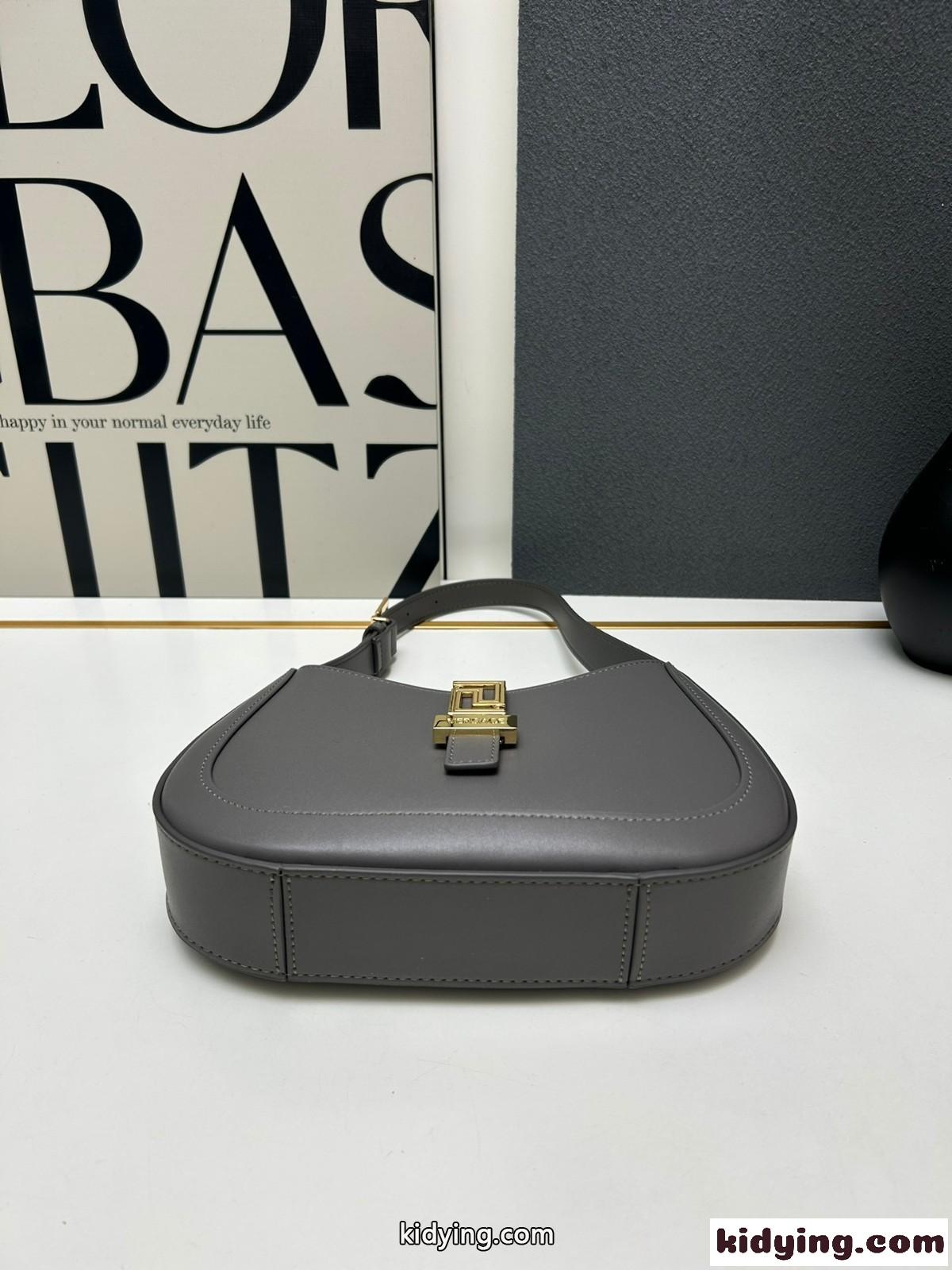 ヴェルサーチェ バッグ コピー グレカ ゴッデス スモール ホーボーバッグ グレー-0