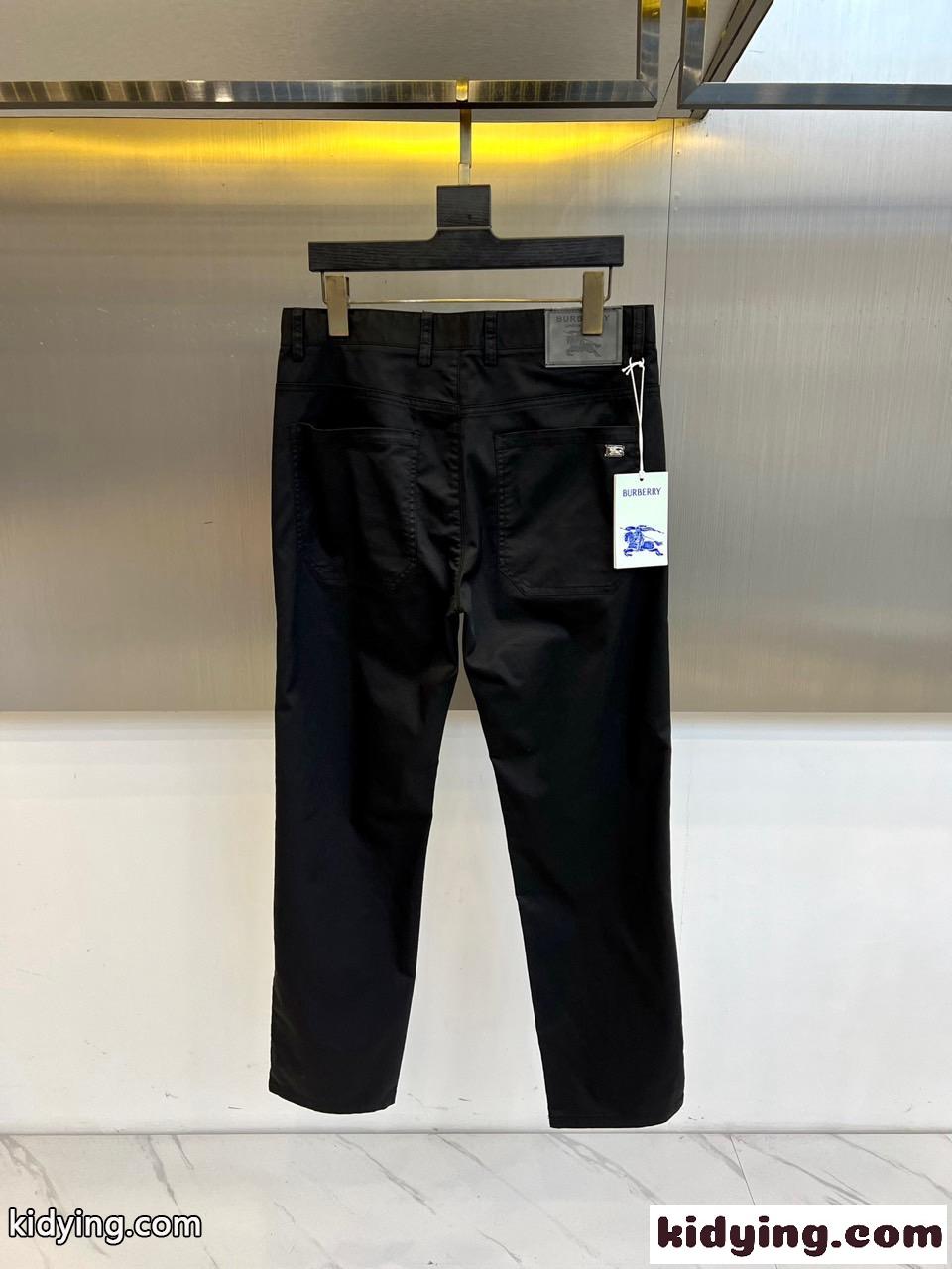 シンプル 上品 チノパンツ バーバリー パンツ 偽物 上品 ズボン ブラック-1