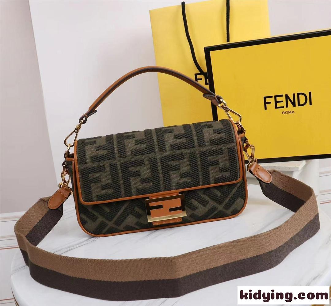 定番 バゲット フェンディ バッグ 人気 コピー レディース 斜め掛け ショルダーバッグ おしゃれ FF 刺繍-1
