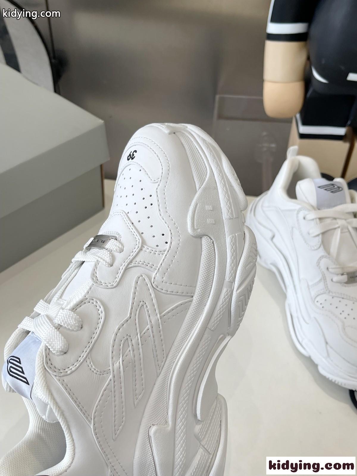 人気 TRIPLE S SPORTY スニーカー バレンシアガ スーパーコピー レディース メンズ-2
