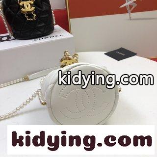 mini真珠桶包 シャネル バッグ 公式コピー シャネルフランスのバケツバッグ 純色の羊皮バッグを斜めにかける-0