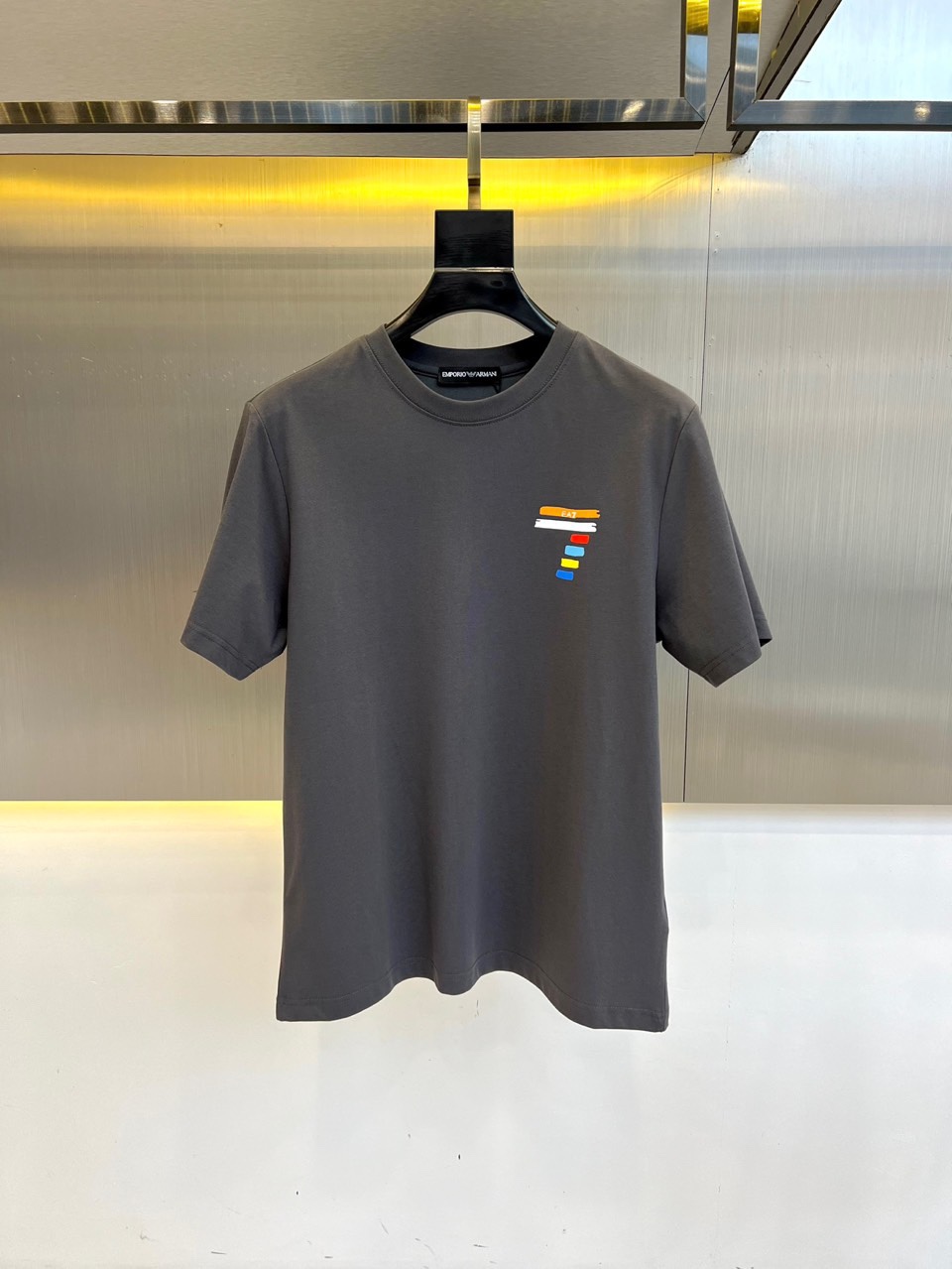 シンプル ロゴ クルーネック アルマーニ Tシャツ 偽物 半袖Tシャツ グレー-0