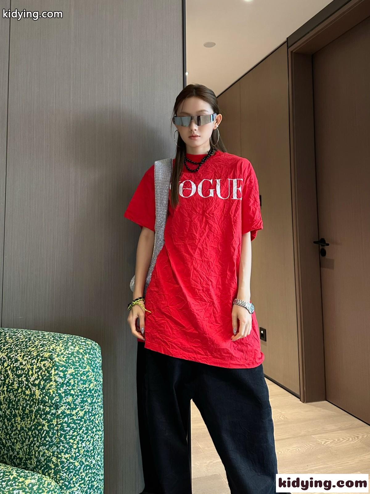 VOGUE 半袖Tシャツ オーバーサイズ バレンシアガ Tシャツ コピー レッド-4