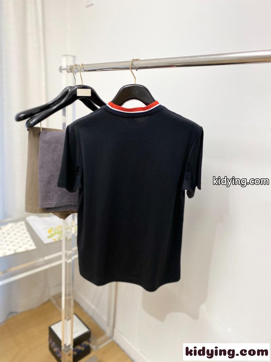 スタイリッシュ カジュアル 半袖Tシャツ モンクレール Tシャツ 偽物 ブラック-4