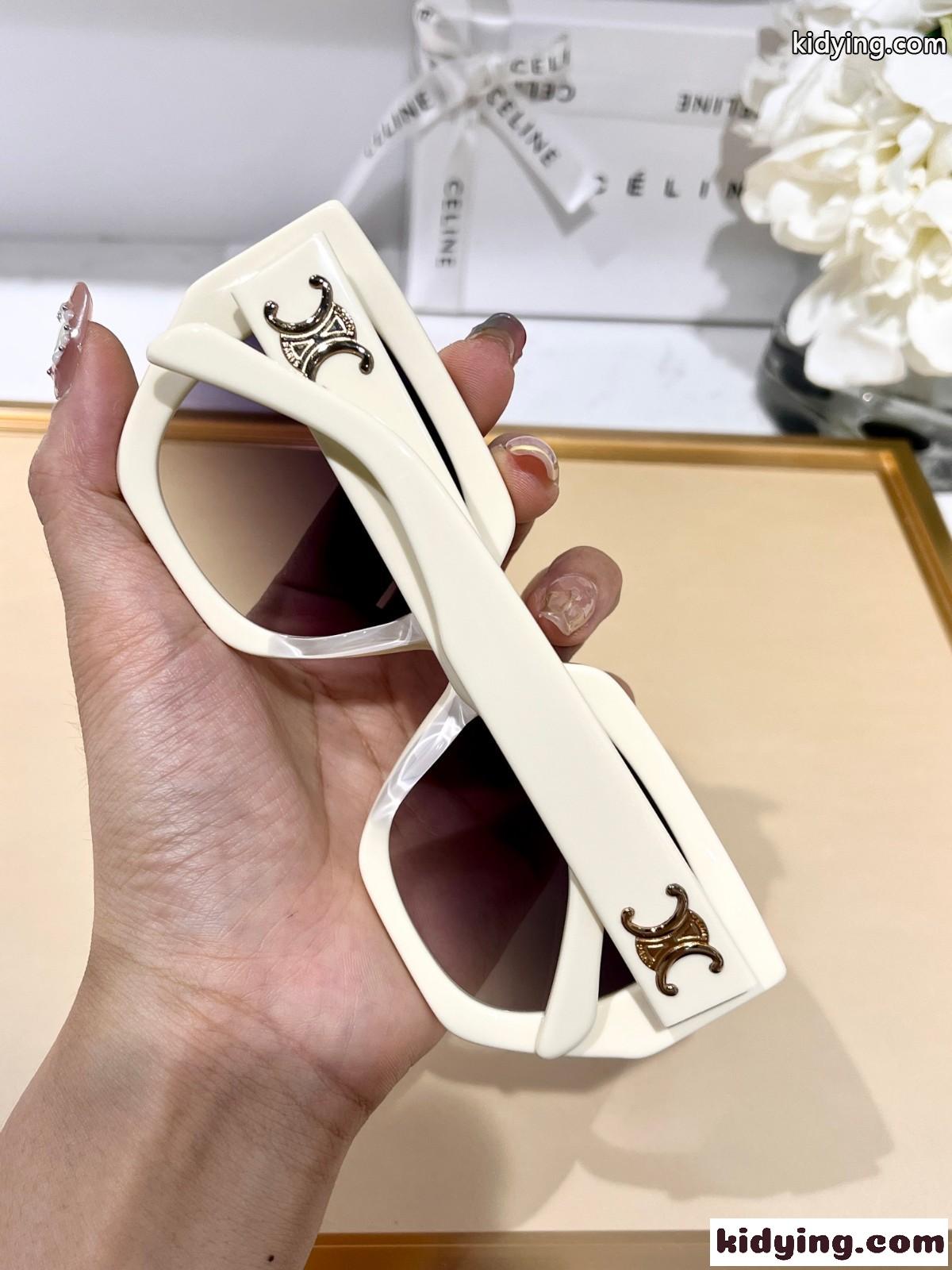 セリーヌ サングラス 偽物 合わせやすい お洒落 人気 定番-2