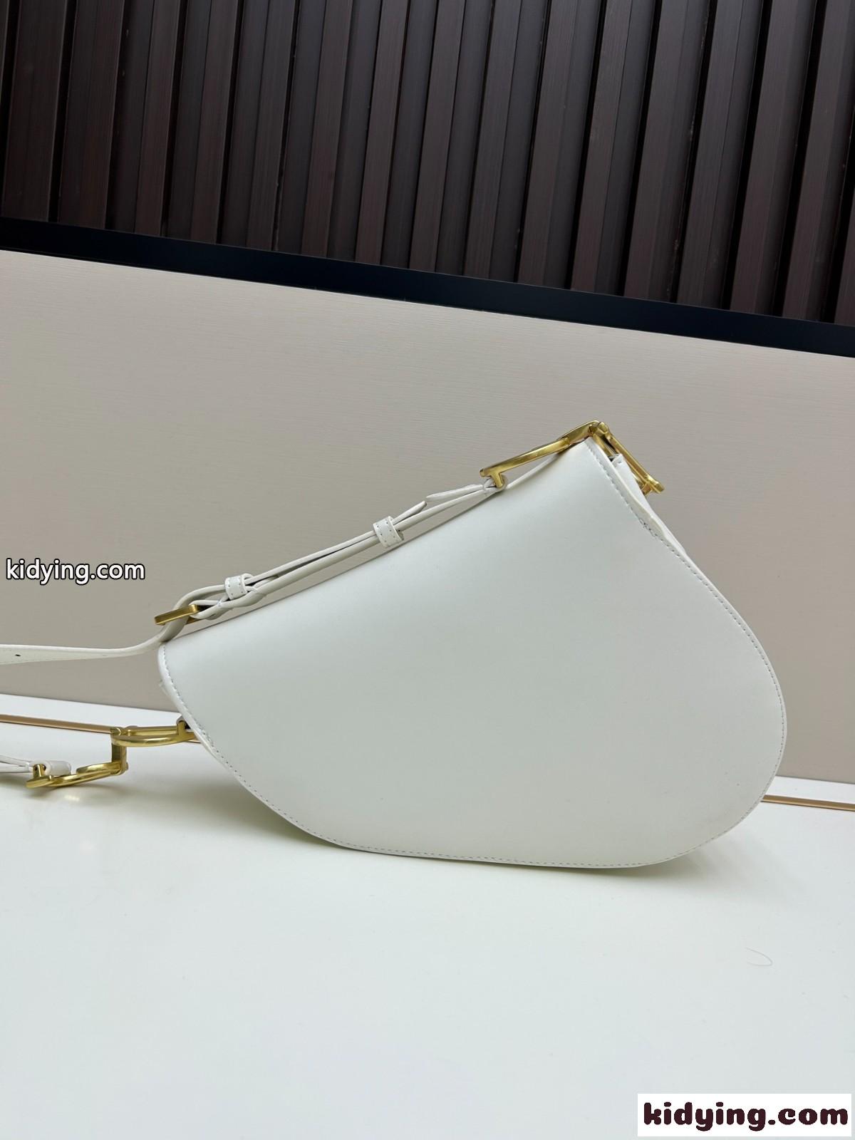 ディオール Saddle ストラップ付き ソフトバッグ ミディアム コピー ホワイト-1
