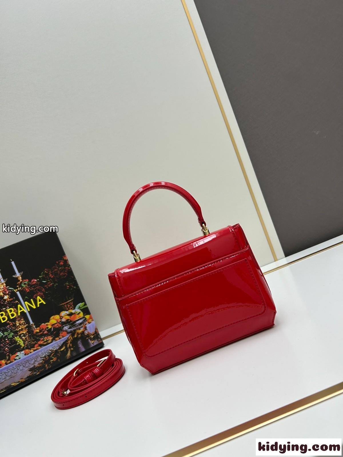 パテントレザー DGロゴ ショルダーバッグ ドルチェ&ガッバーナ バッグ スーパーコピー レッド-2