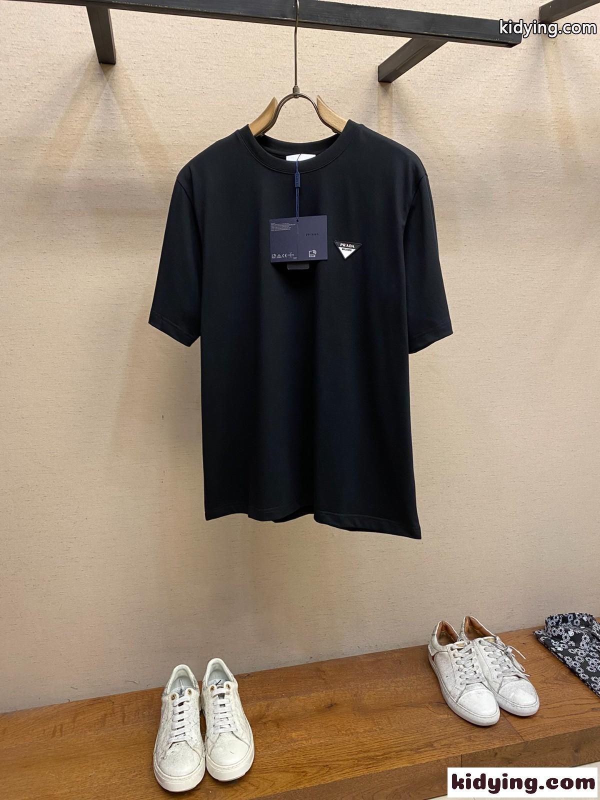 カジュアル ロゴパッチ クルーネック プラダ Tシャツ コピー ブラック-0