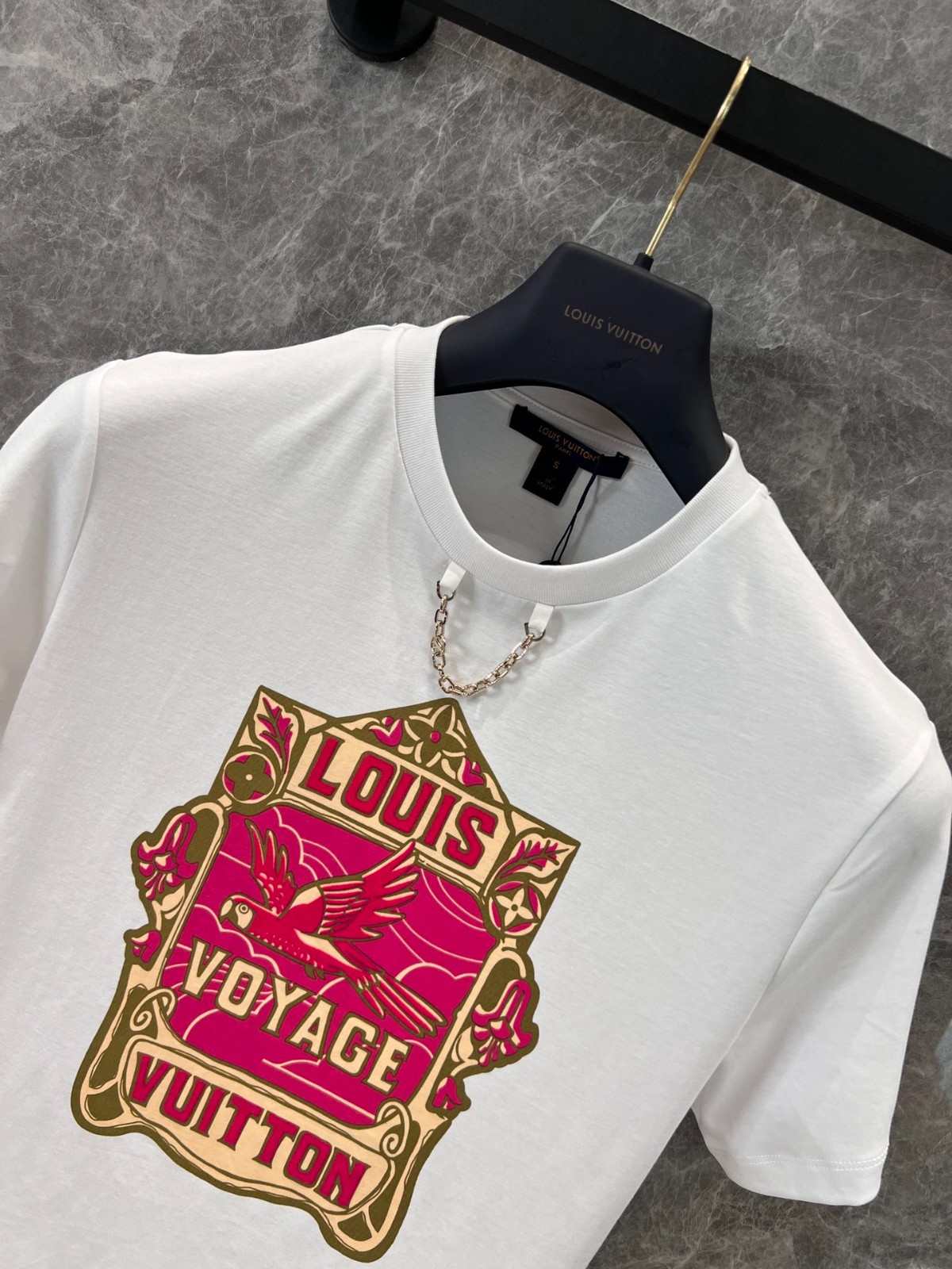 人気 目を引く パロットプリントTシャツ ルイ・ヴィトン 半袖Tシャツ コピー-0
