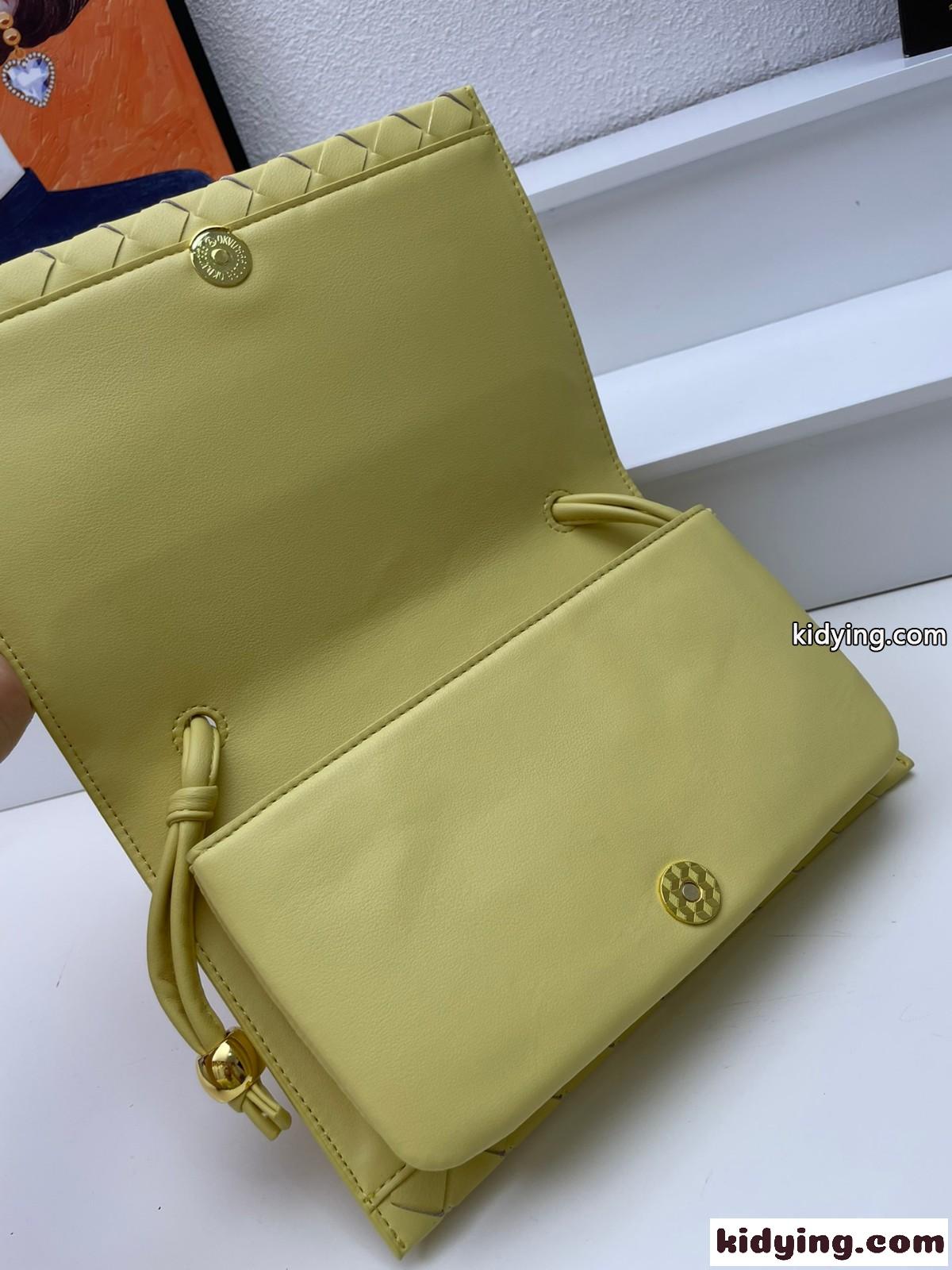 23SS ボッテガ・ヴェネタ バッグ コピー Trio Pouch トリオ ポーチ ストラップ バッグ-4