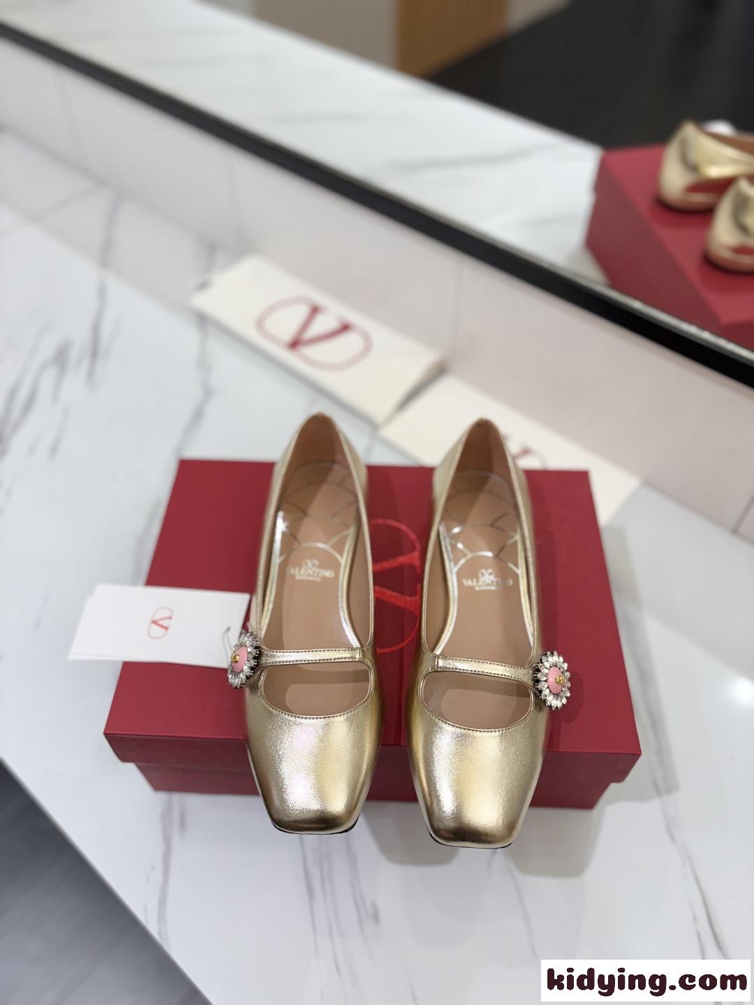 ジュエルボタン付き レザー メリージェーン バレリーナ ヴァレンティノ シューズ コピー ゴールド-2
