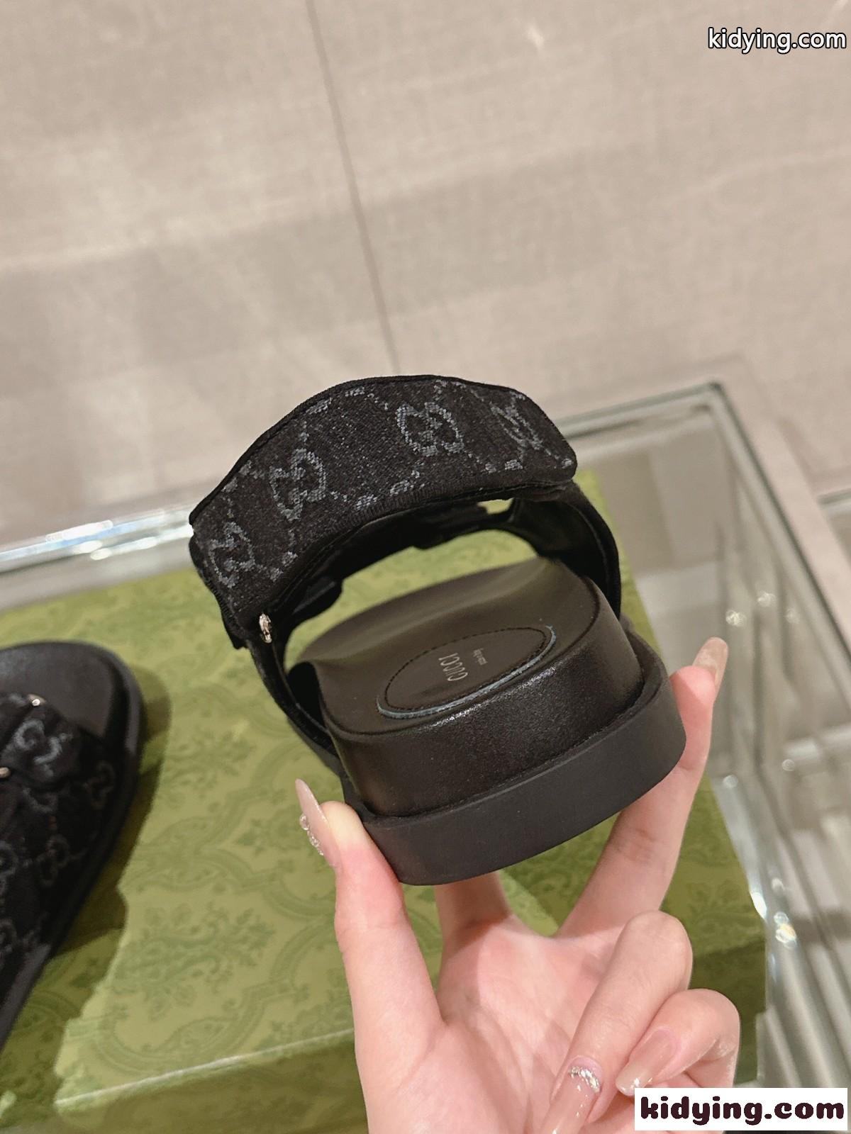 ダブルG付き ウィメンズ サンダル グッチ サンダル コピー 人気 ブラック-0