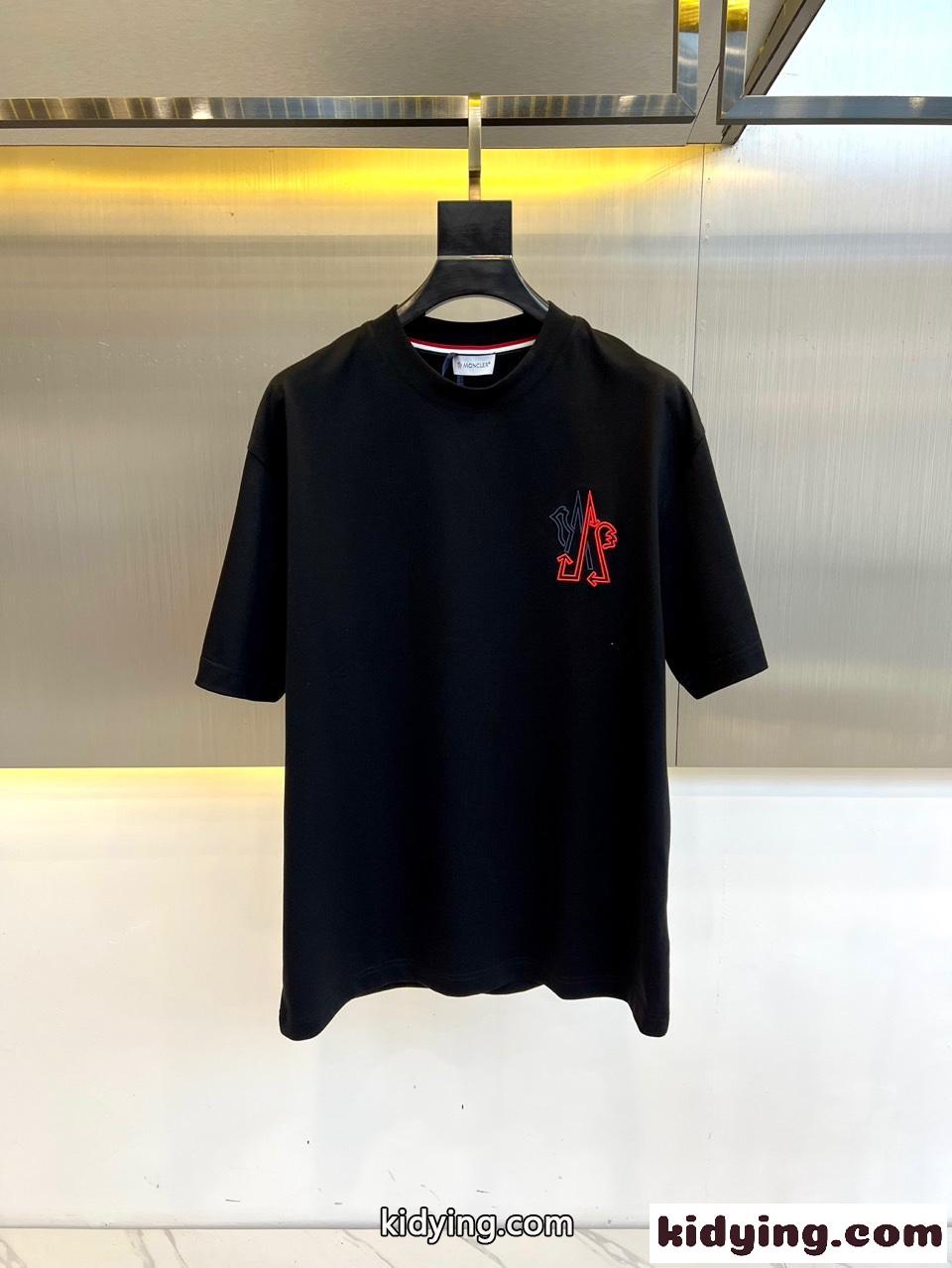 モンクレール Tシャツ コピー カジュアル 刺繍入り コットン 半袖Tシャツ ブラック-0