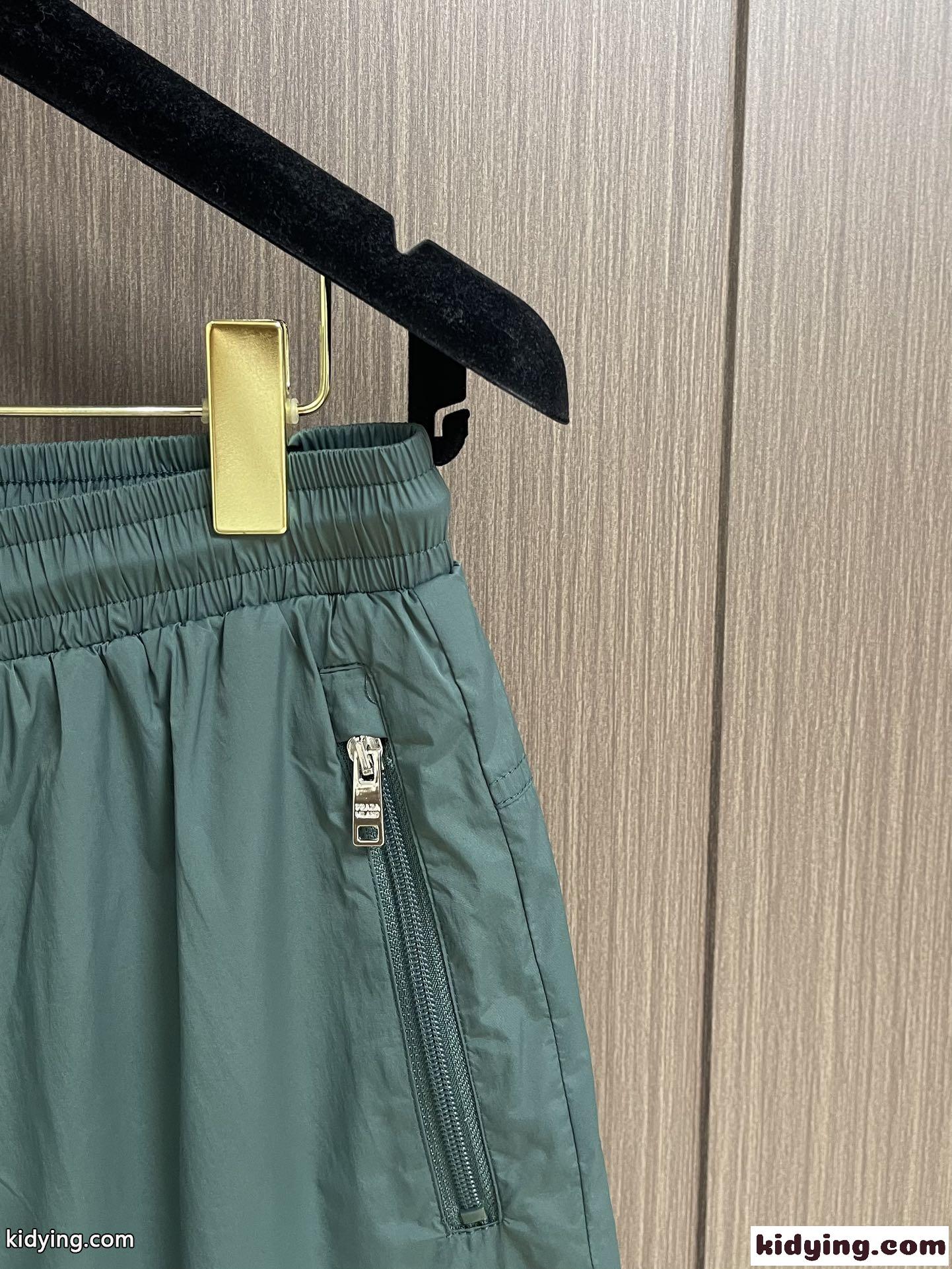 シンプル カジュアル ショートパンツ プラダ パンツ コピー グリーン-1