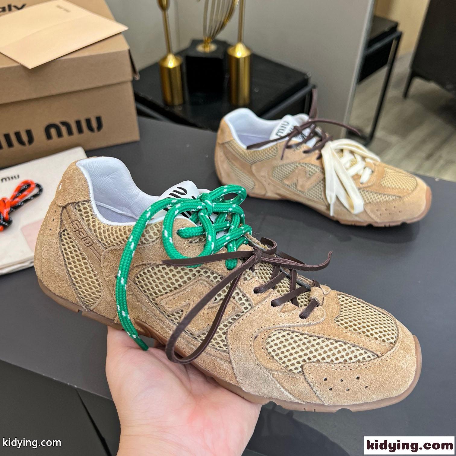 ミュウミュウ スニーカー コピー New Balance x Miu Miu xxx スエードxメッシュ スニーカー カーキ-2