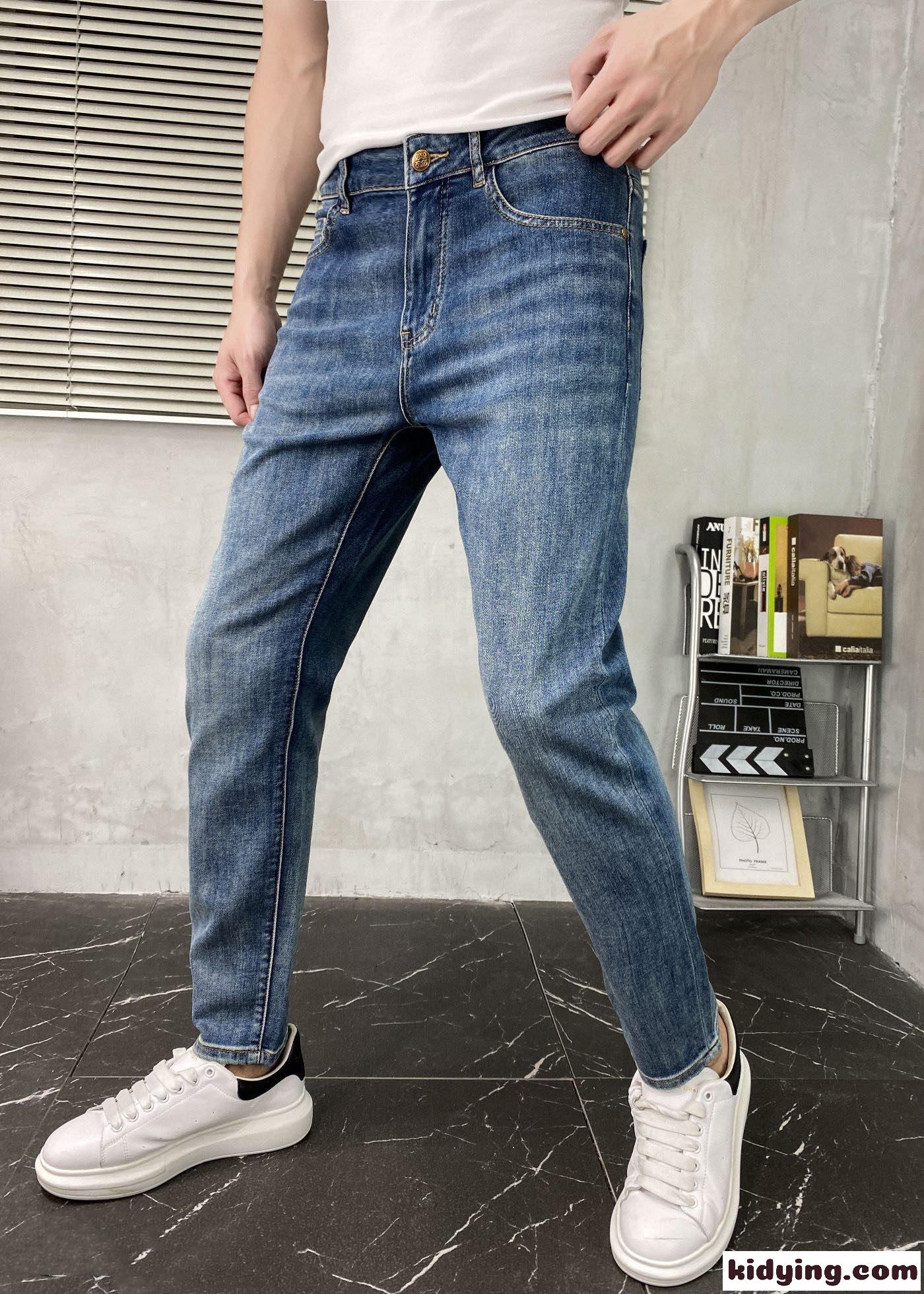 カジュアル ゆったり ロエベ ジーンズ コピー メンズ デニムパンツ ロングパンツ ファッション 合わせやすい-1