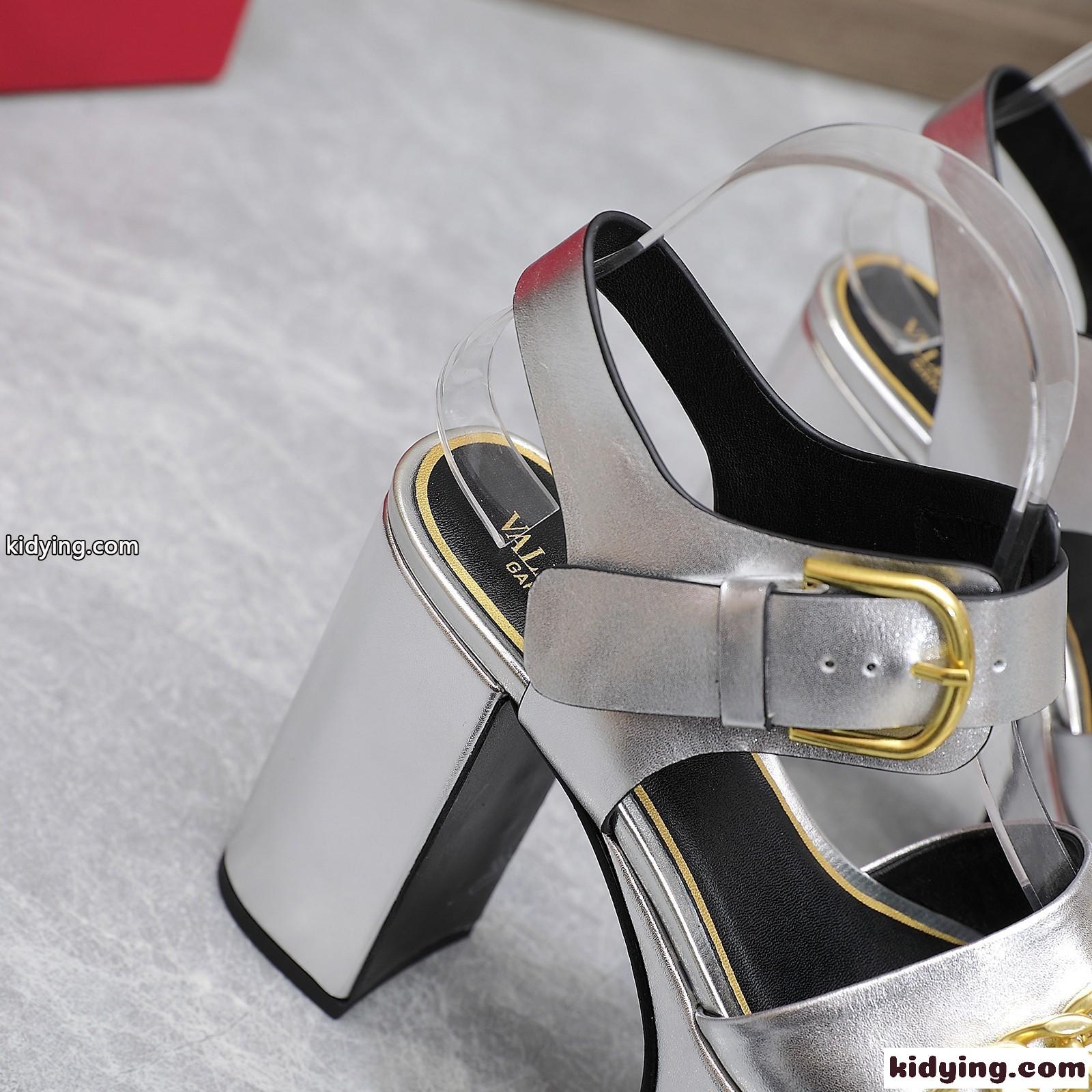 Vロゴ チェーン カーフスキン プラットフォーム サンダル 12.5cm ヴァレンティノ サンダル コピー シルバー-3