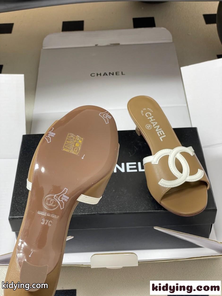 人気 洗練された バイカラー CCロゴ ミュール シャネル サンダル コピー ブラウン-3