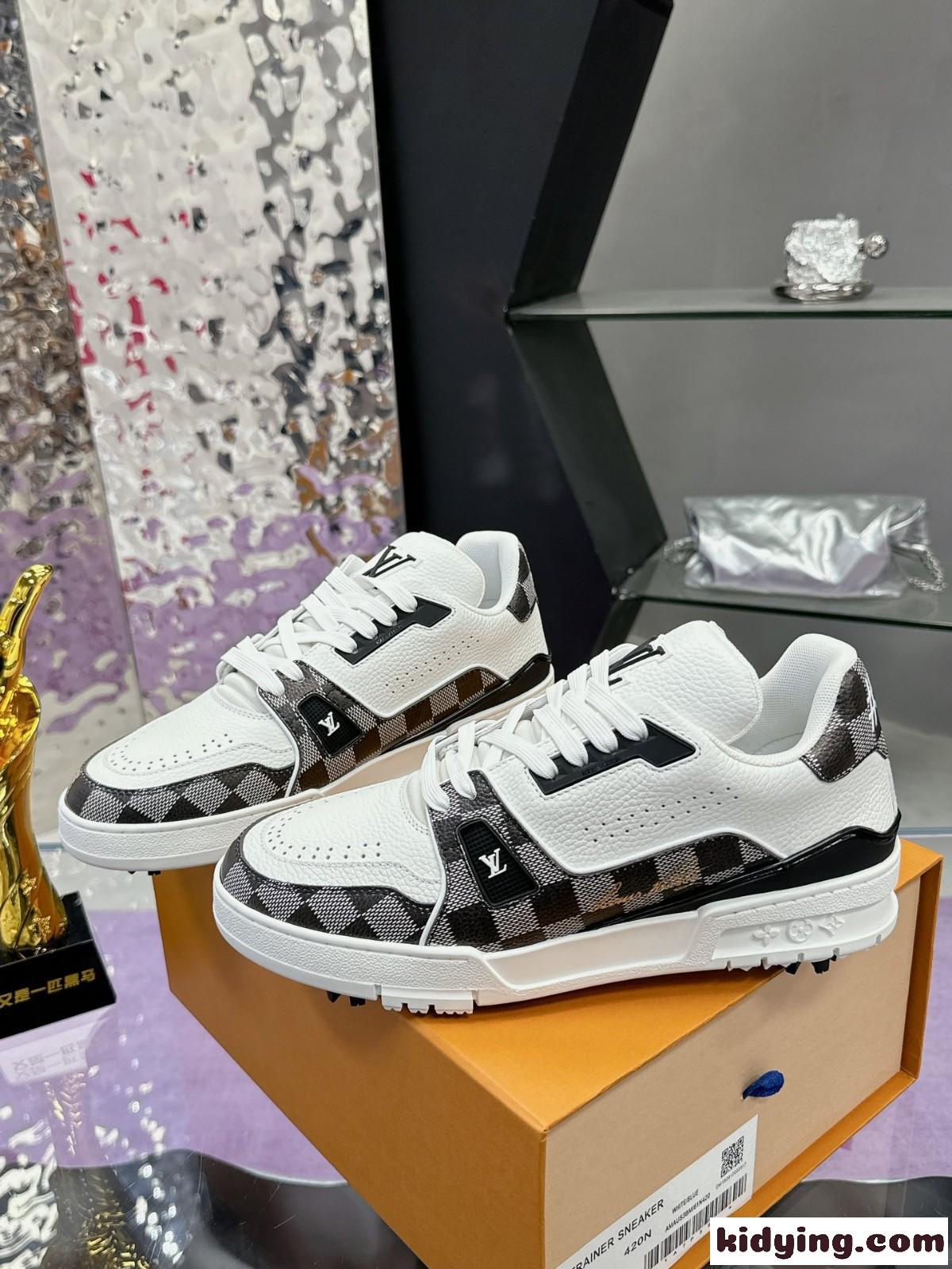 ルイヴィトン スニーカー スーパーコピー LV トレイナー･ライン ブラック-2